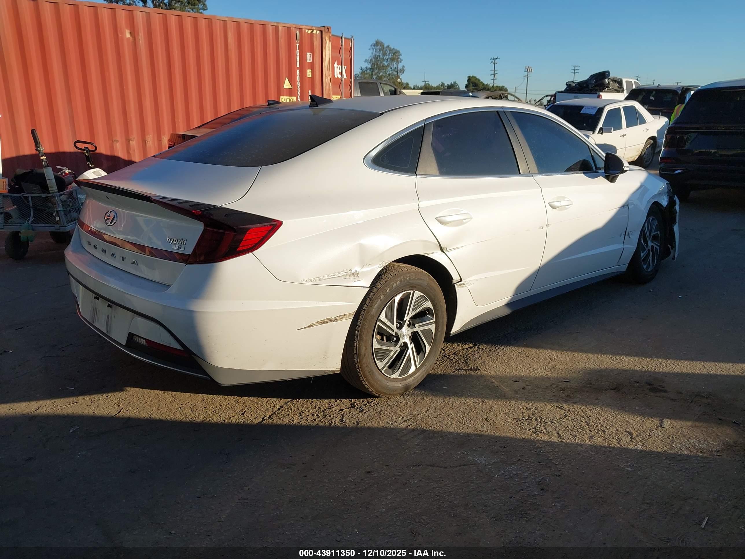 HYUNDAI SONATA image 4