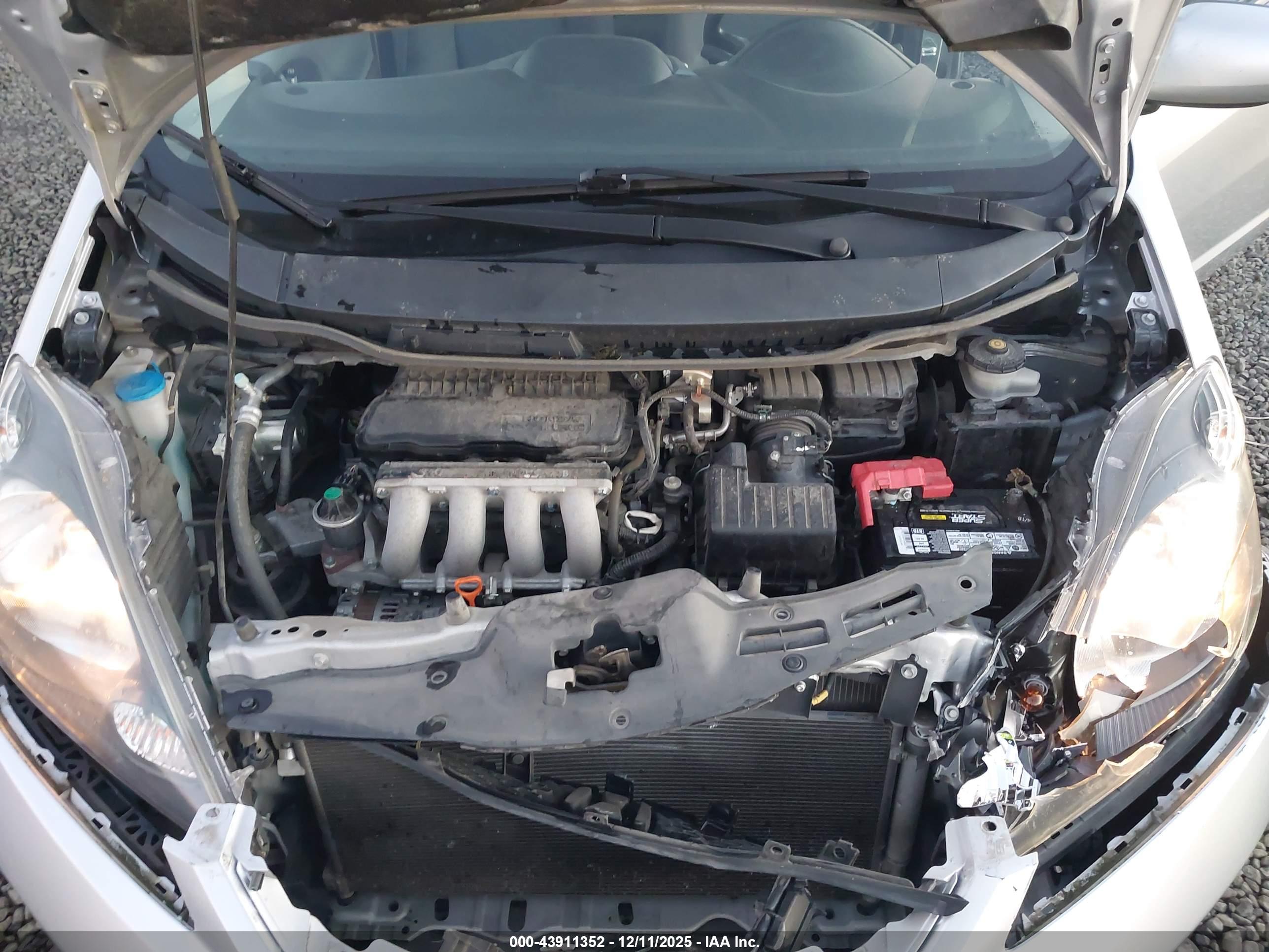 HONDA FIT image 10