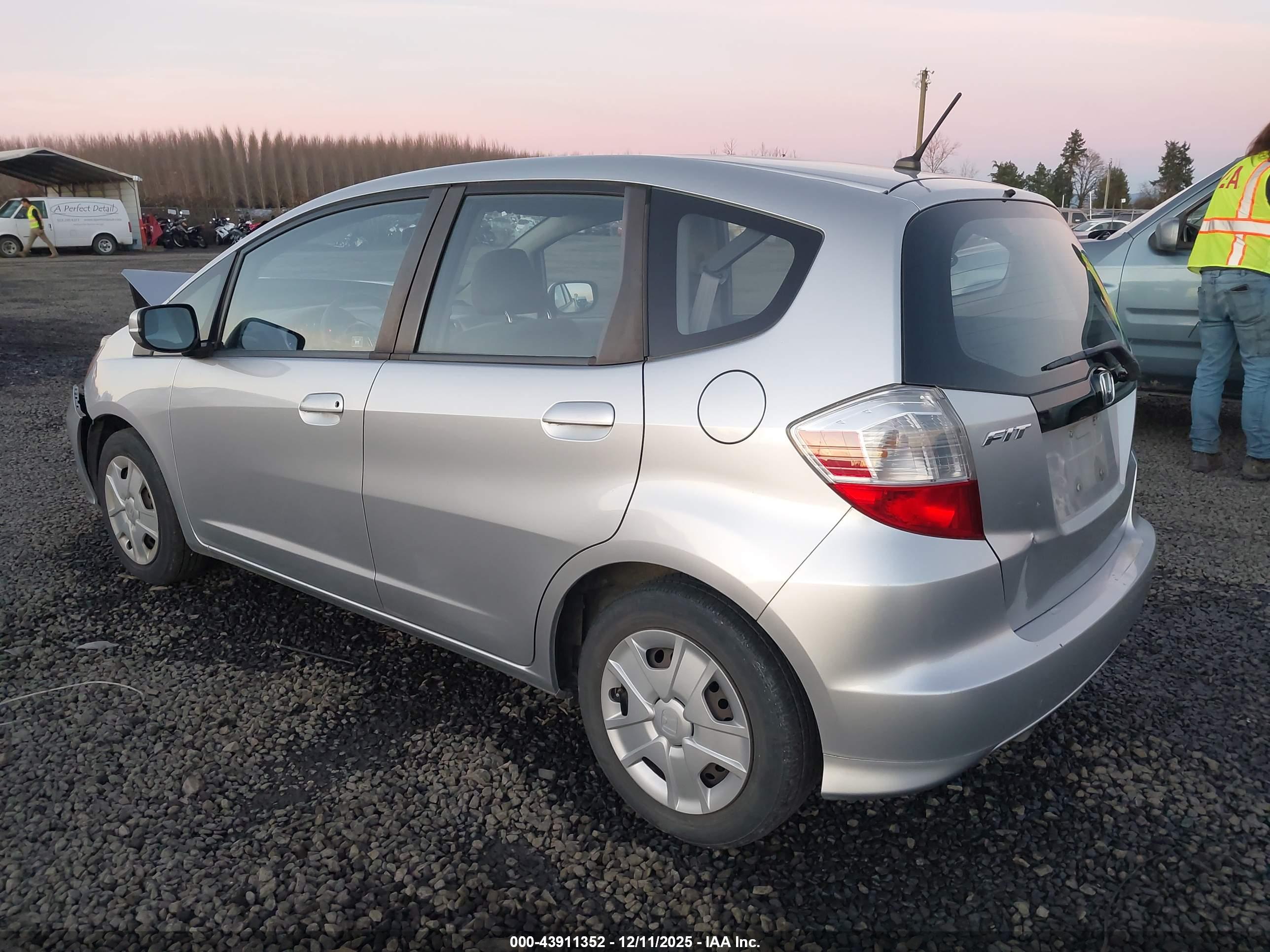 HONDA FIT image 3