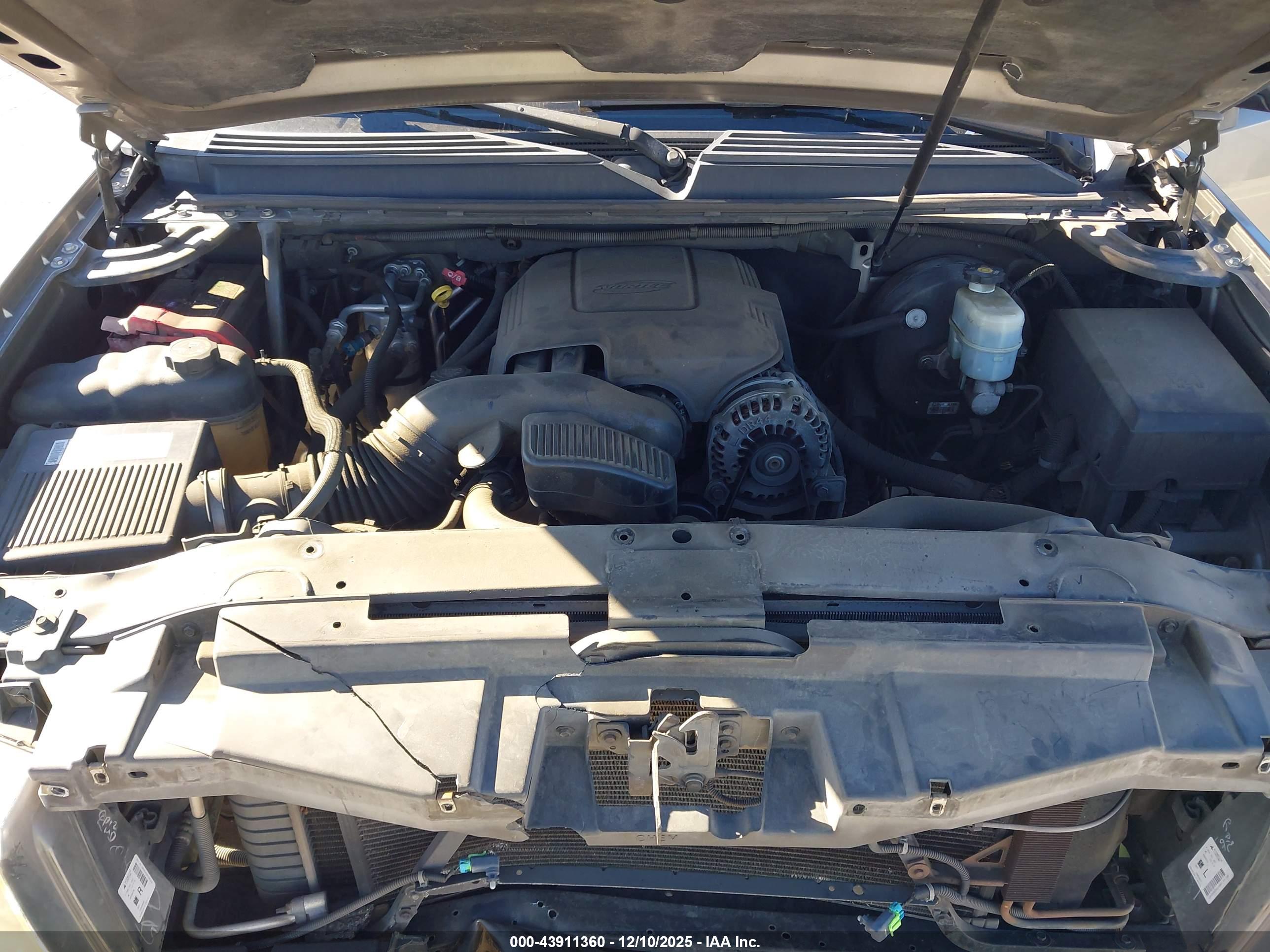CHEVROLET TAHOE image 10