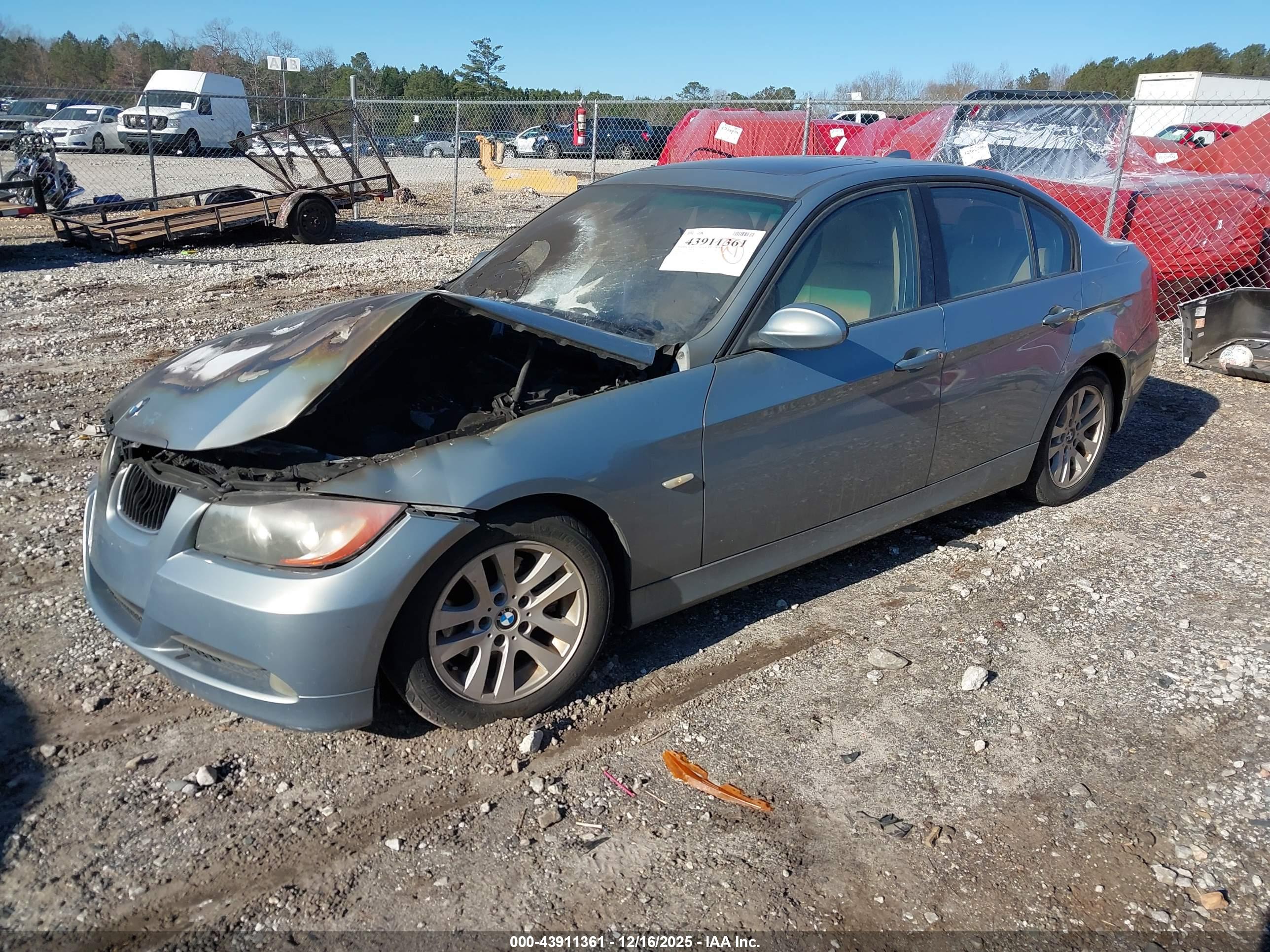 BMW 328I image 2