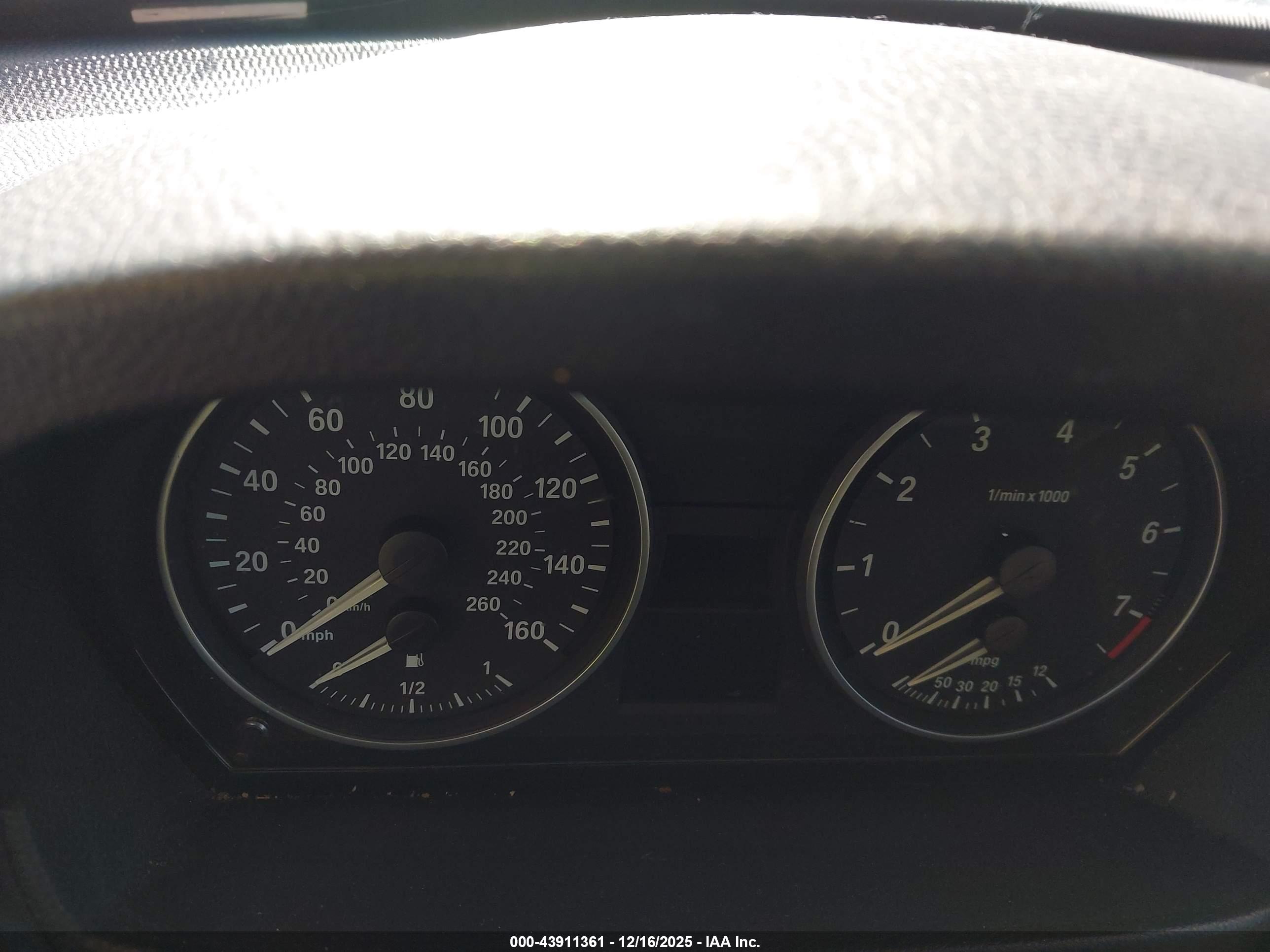 BMW 328I image 7