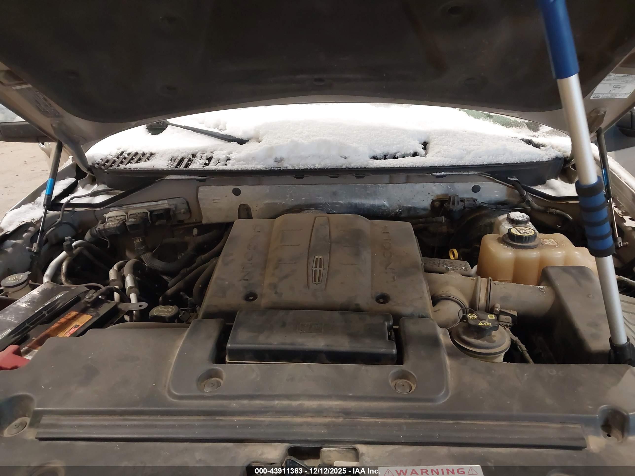 LINCOLN NAVIGATOR image 10