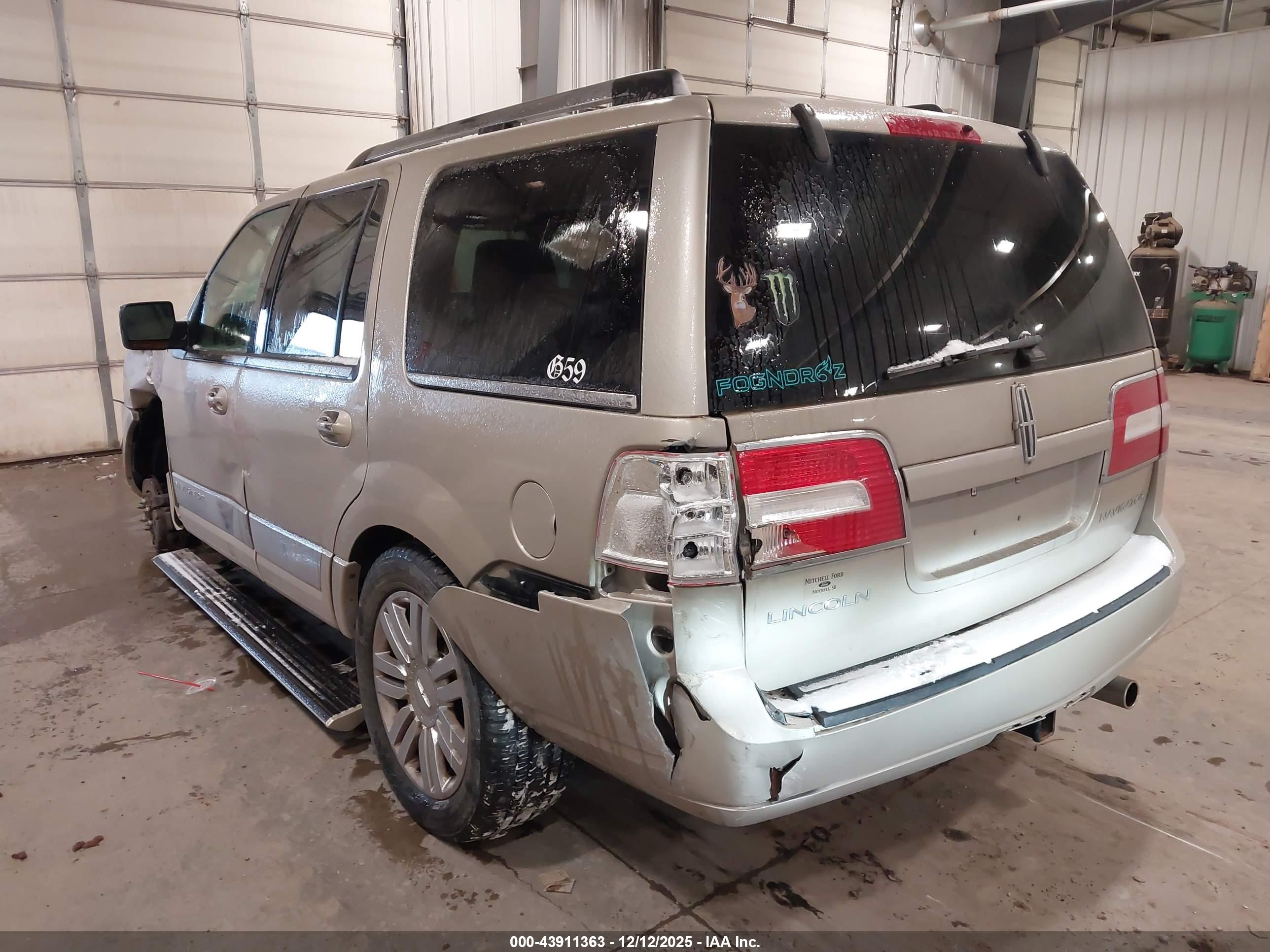 LINCOLN NAVIGATOR image 3