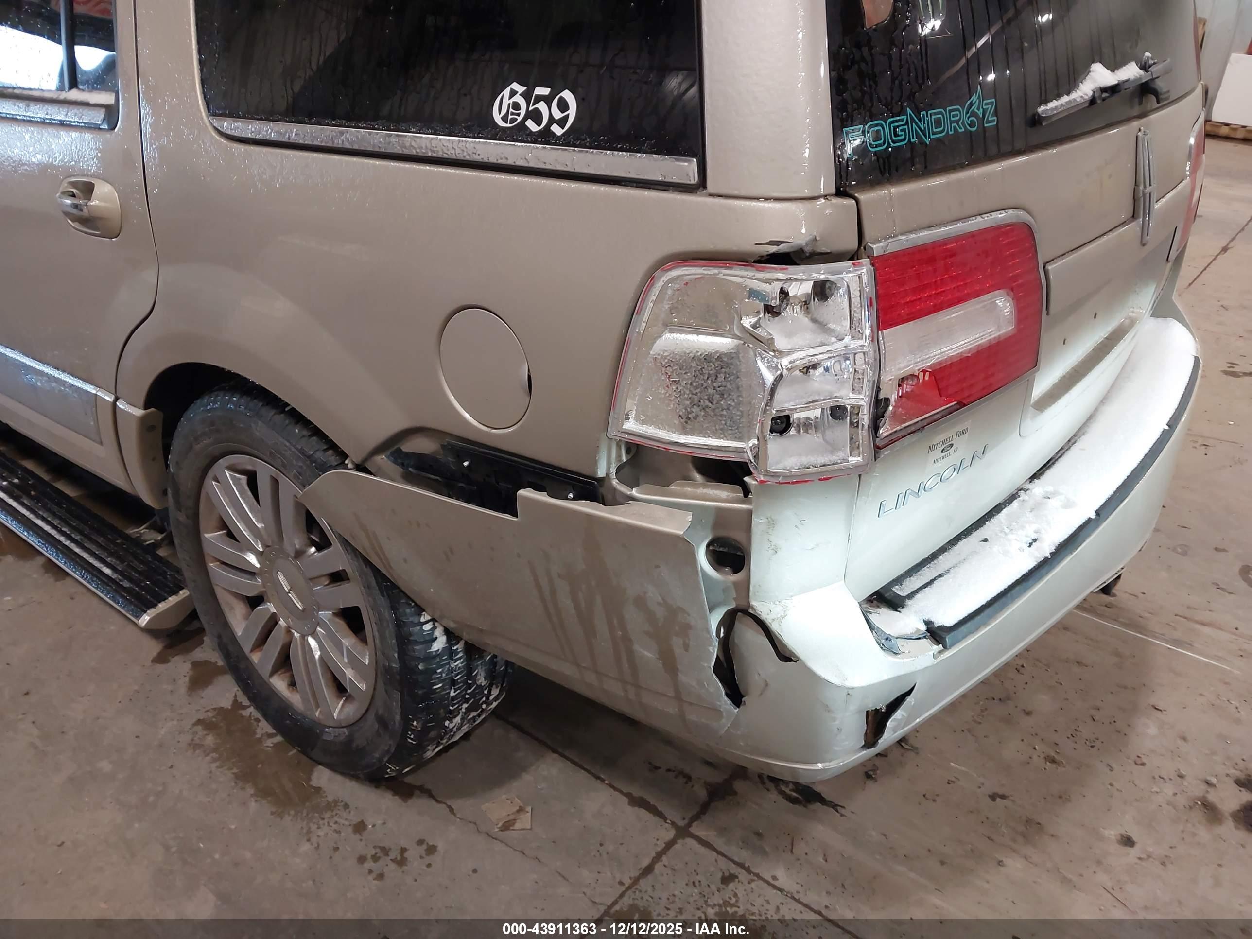 LINCOLN NAVIGATOR image 6