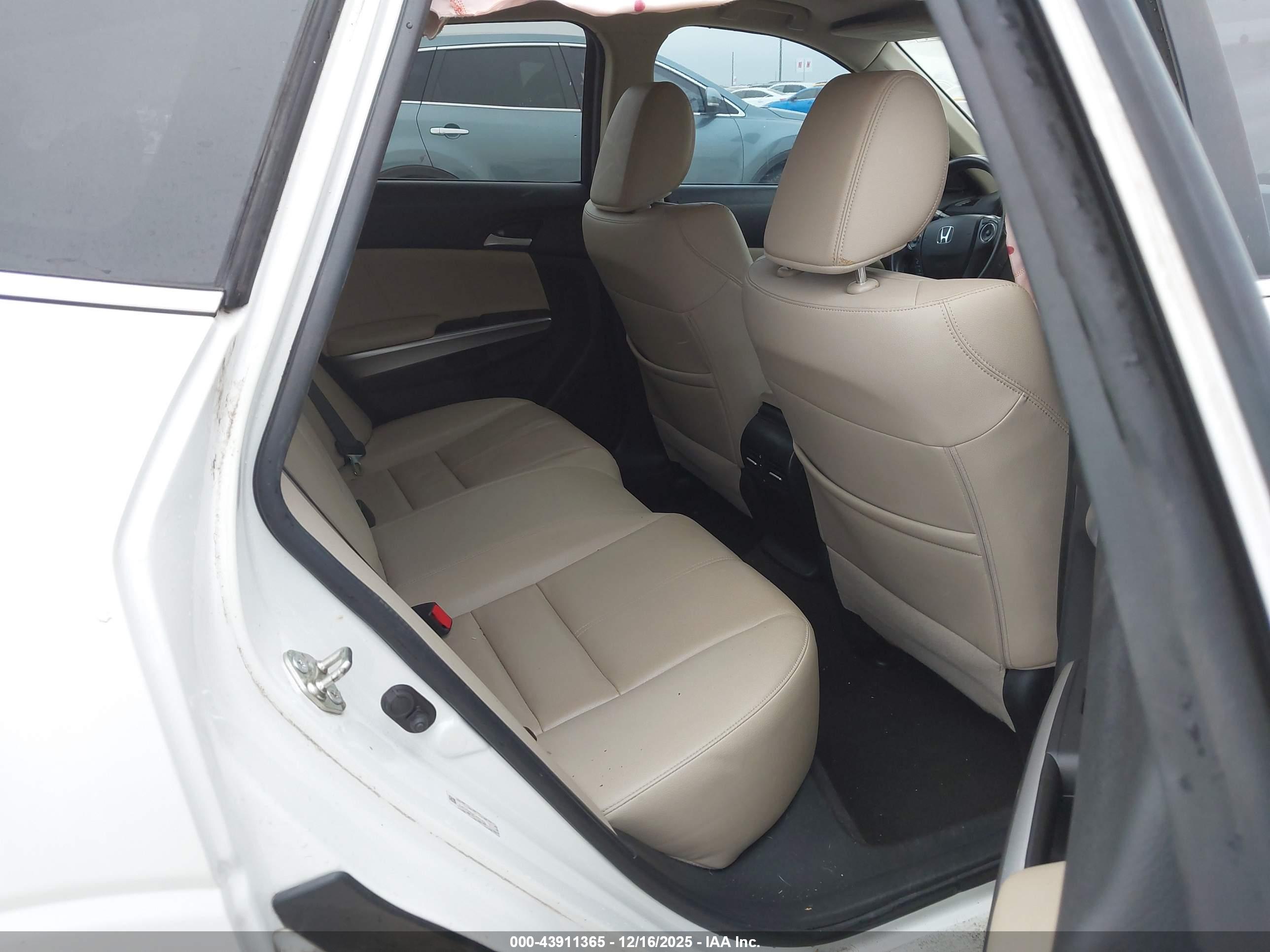 HONDA CROSSTOUR image 8