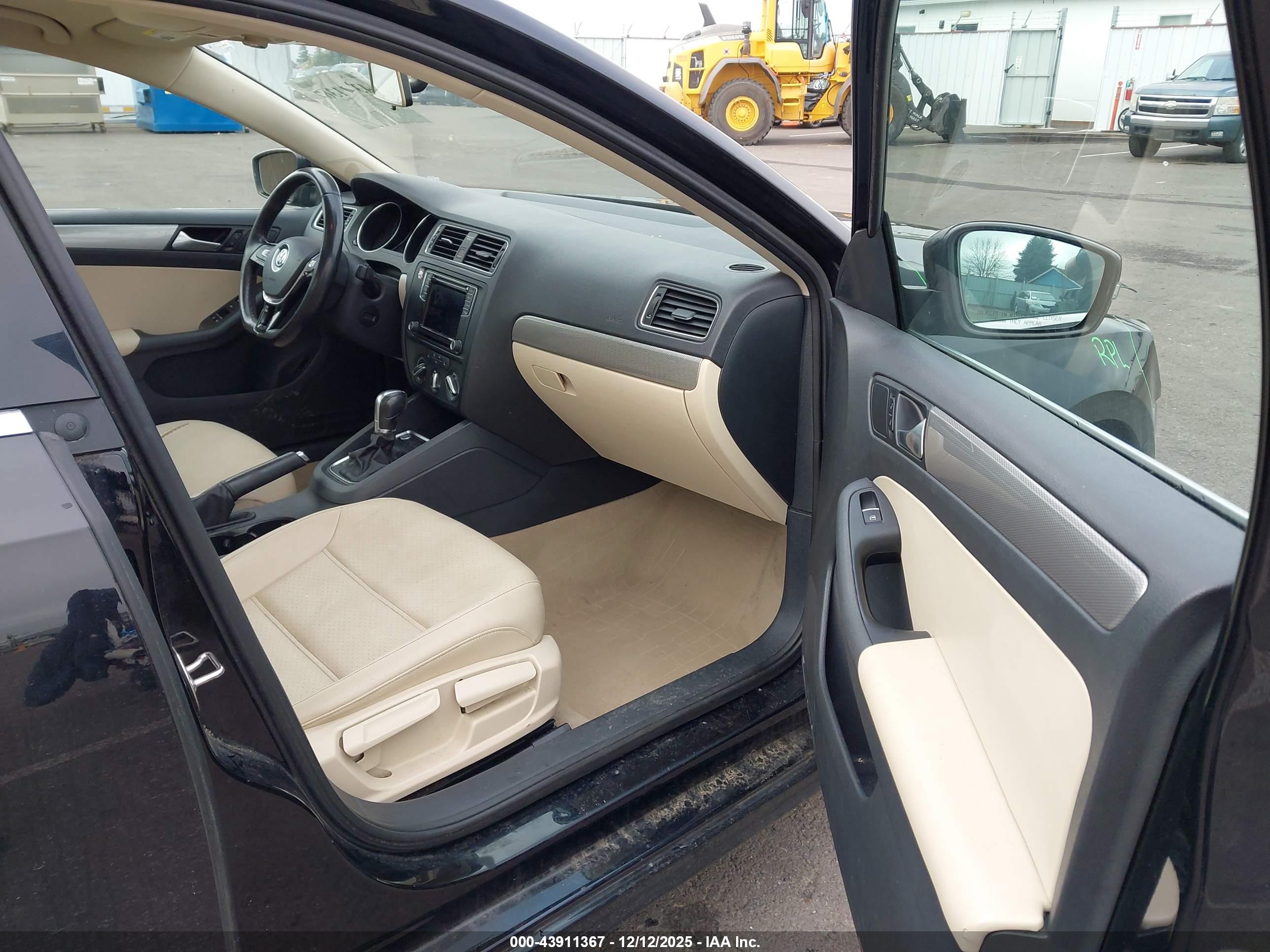 VOLKSWAGEN JETTA image 5