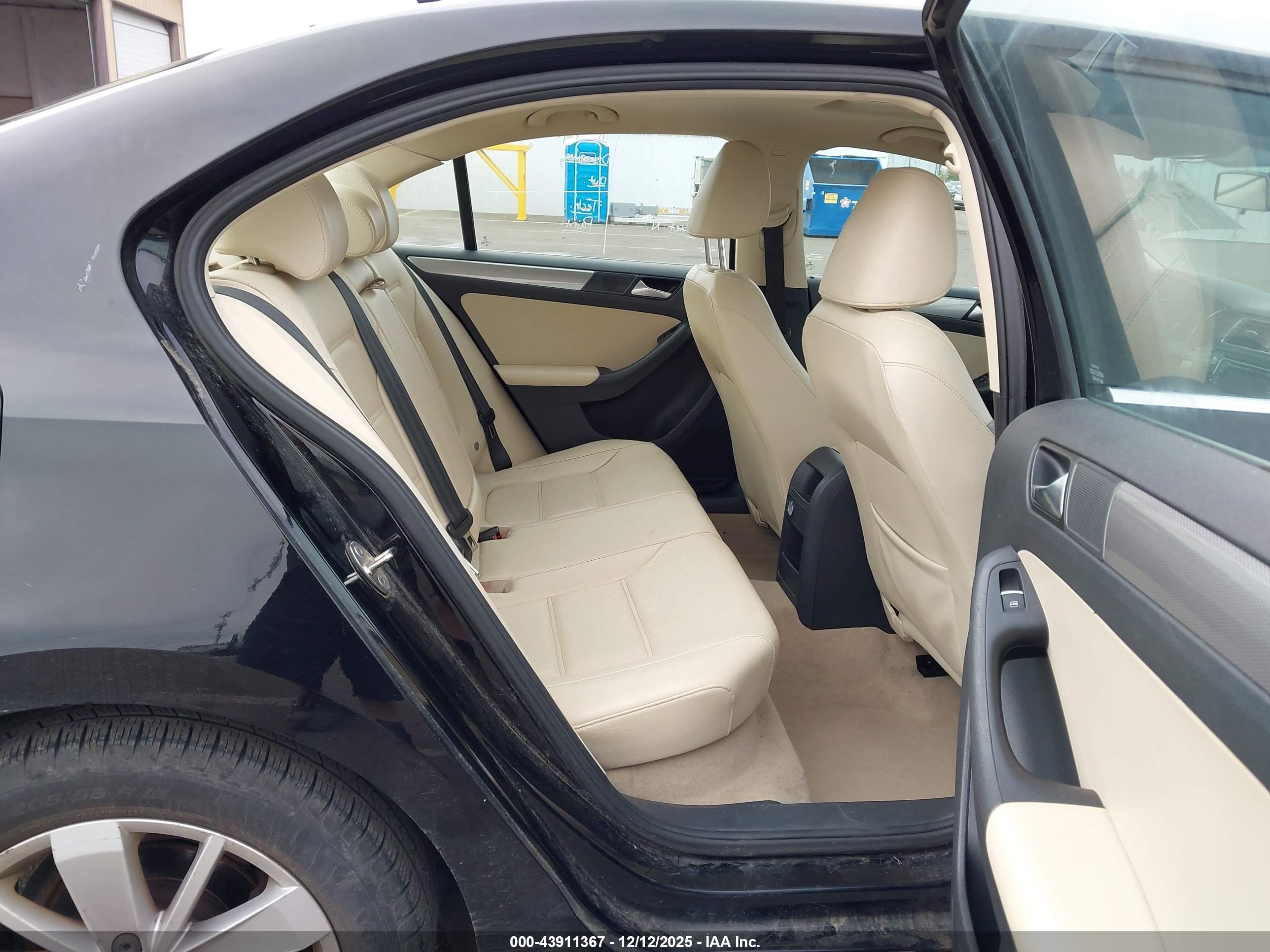 VOLKSWAGEN JETTA image 8