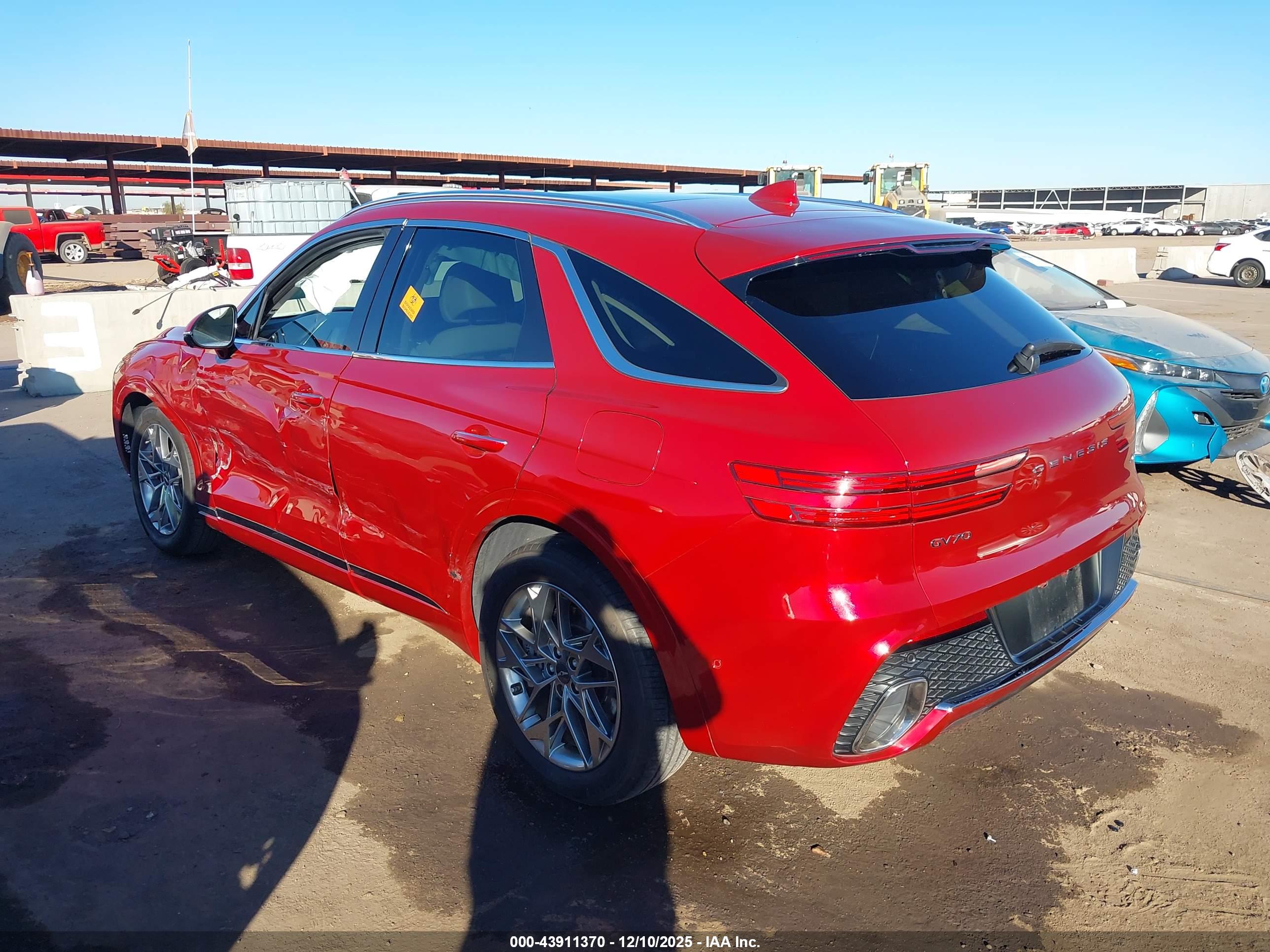 GENESIS GV70 image 3