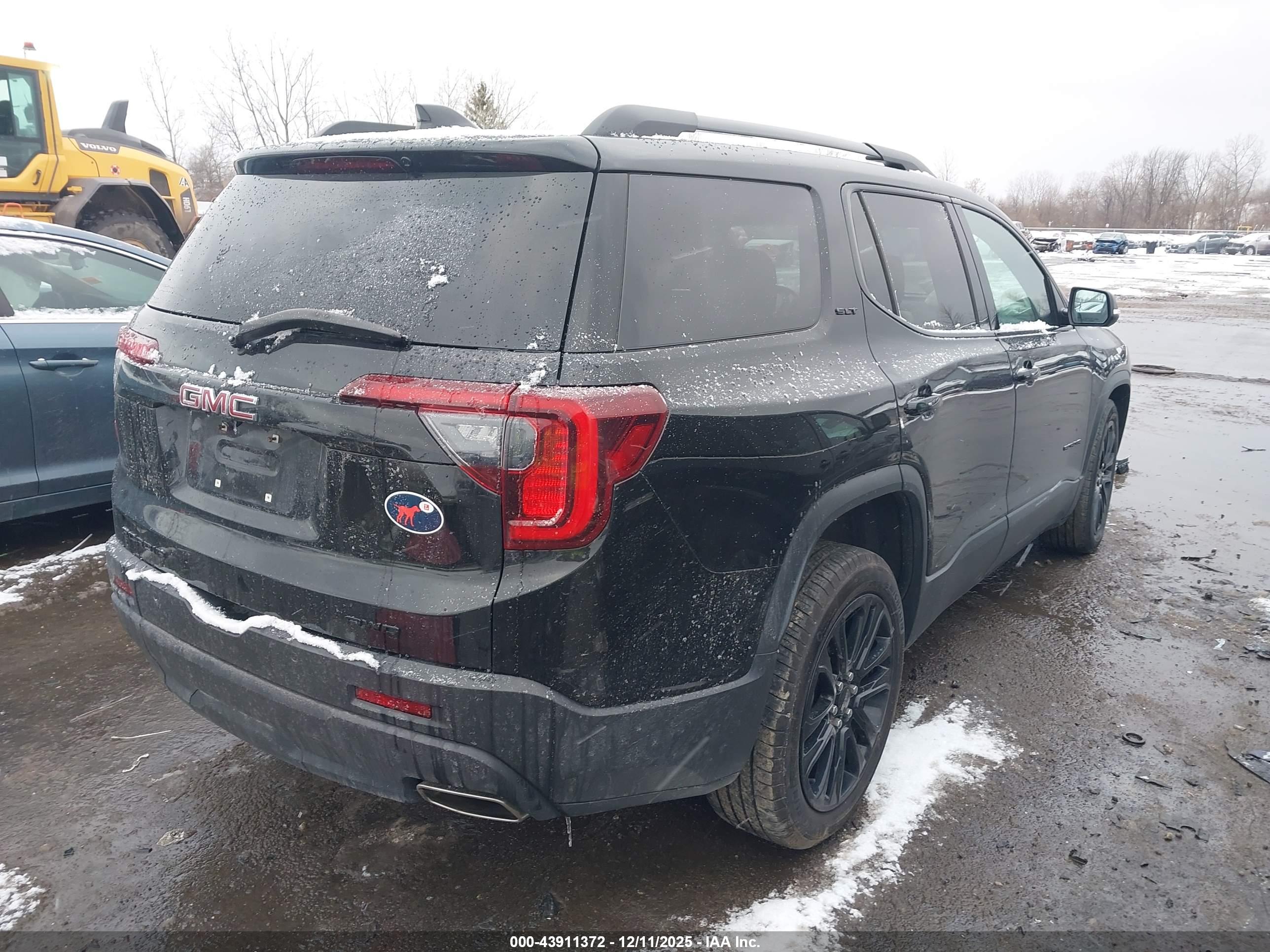 GMC ACADIA image 4