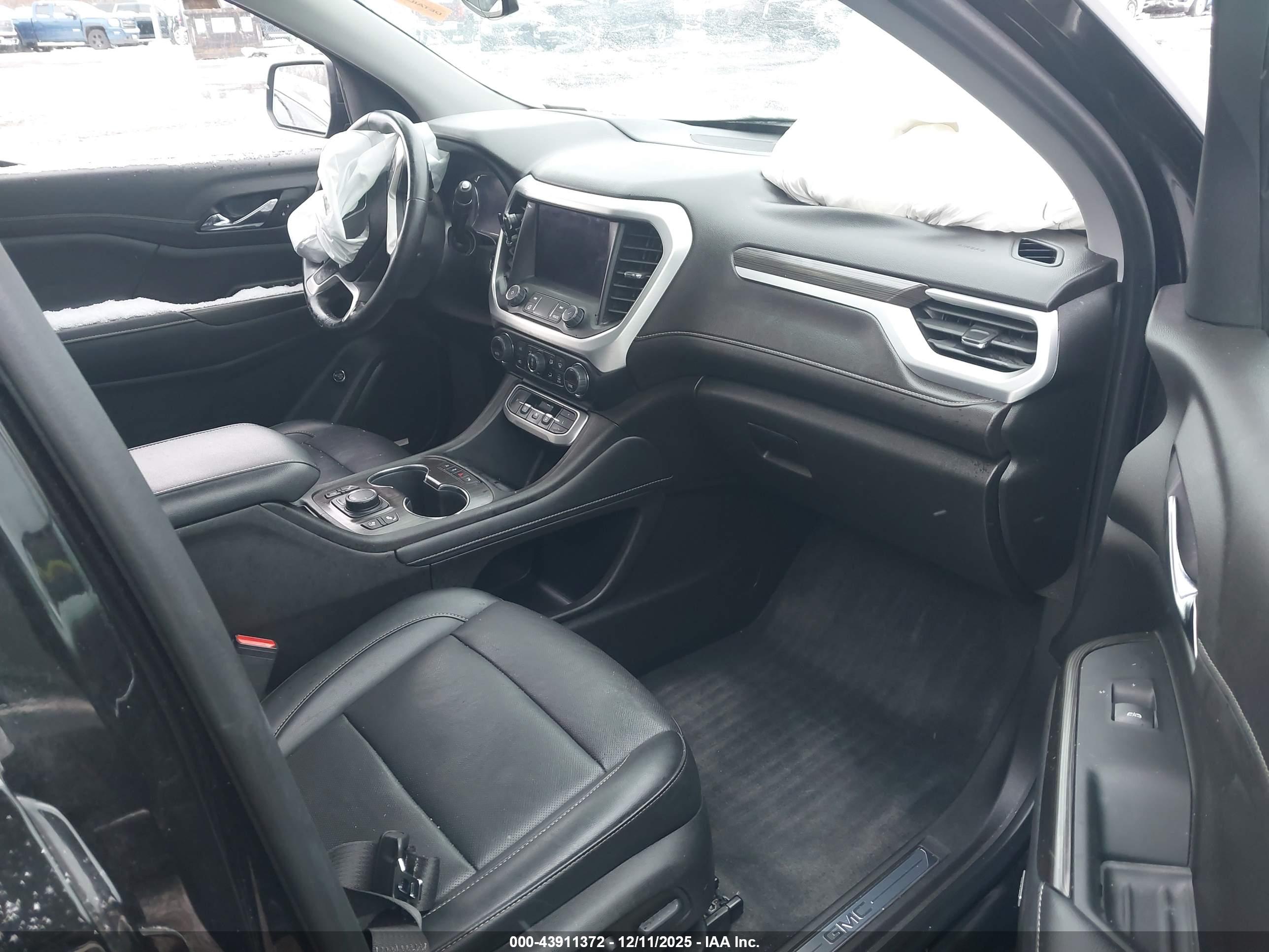 GMC ACADIA image 5