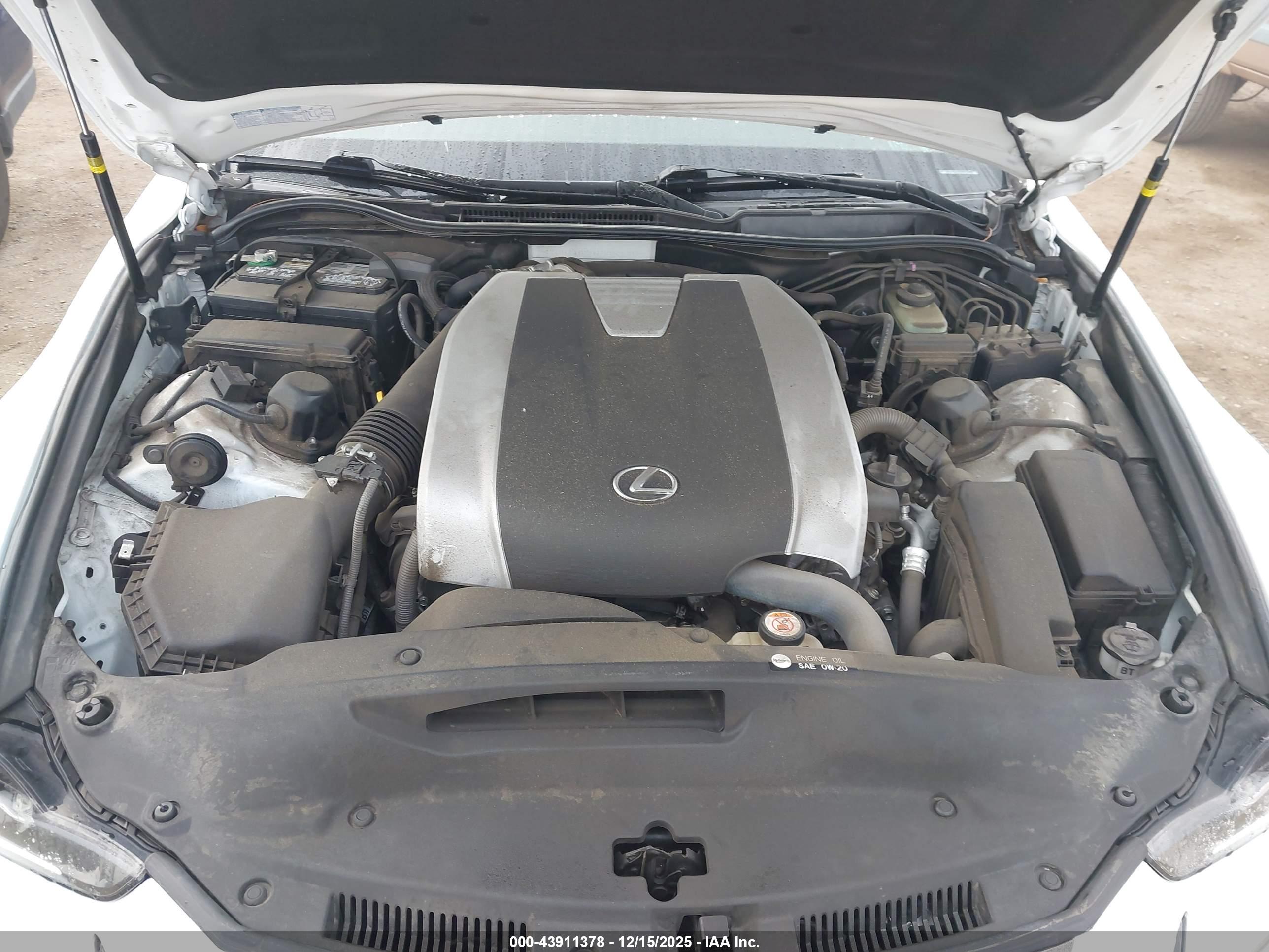 LEXUS IS image 10