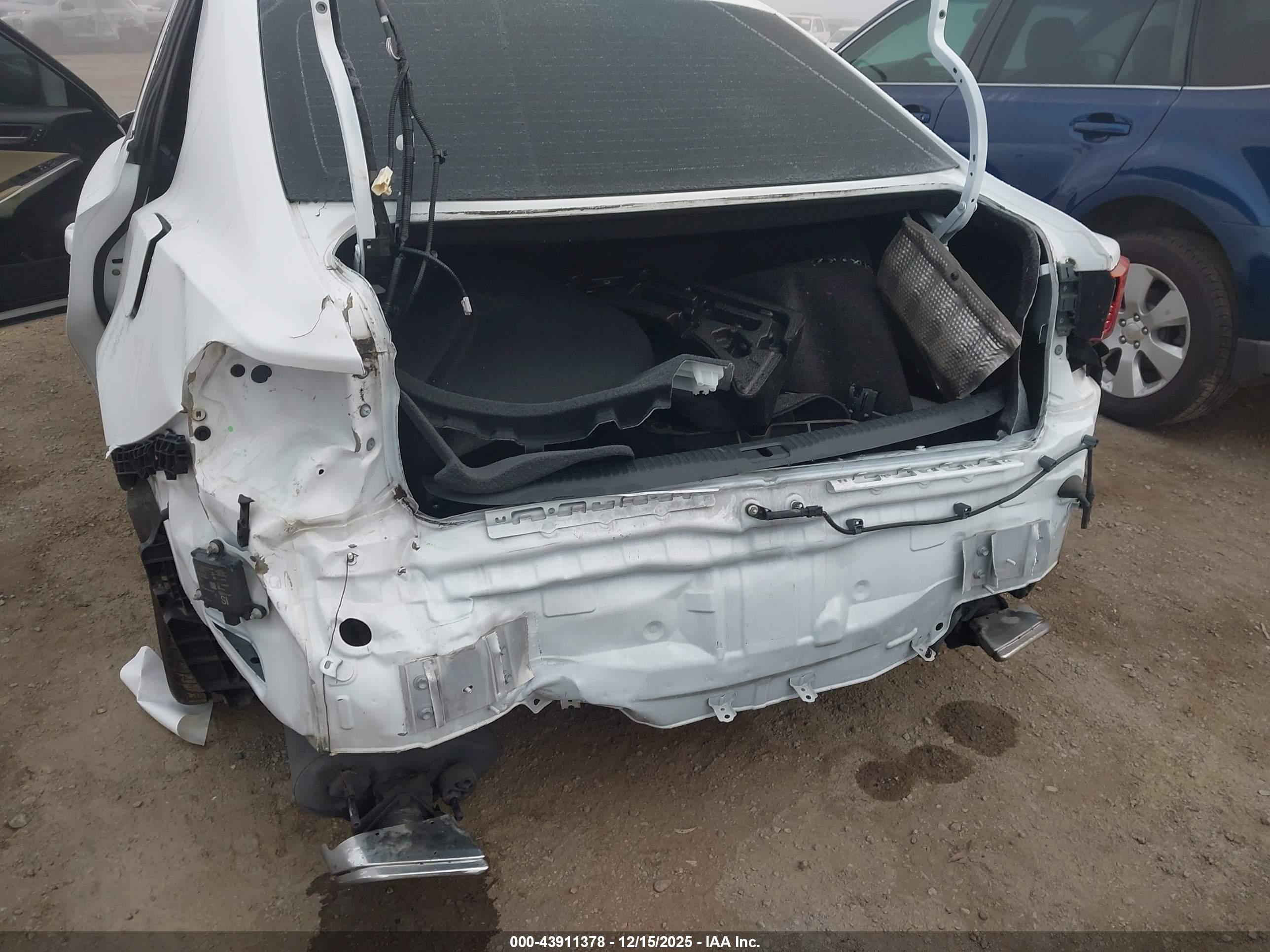 LEXUS IS image 6