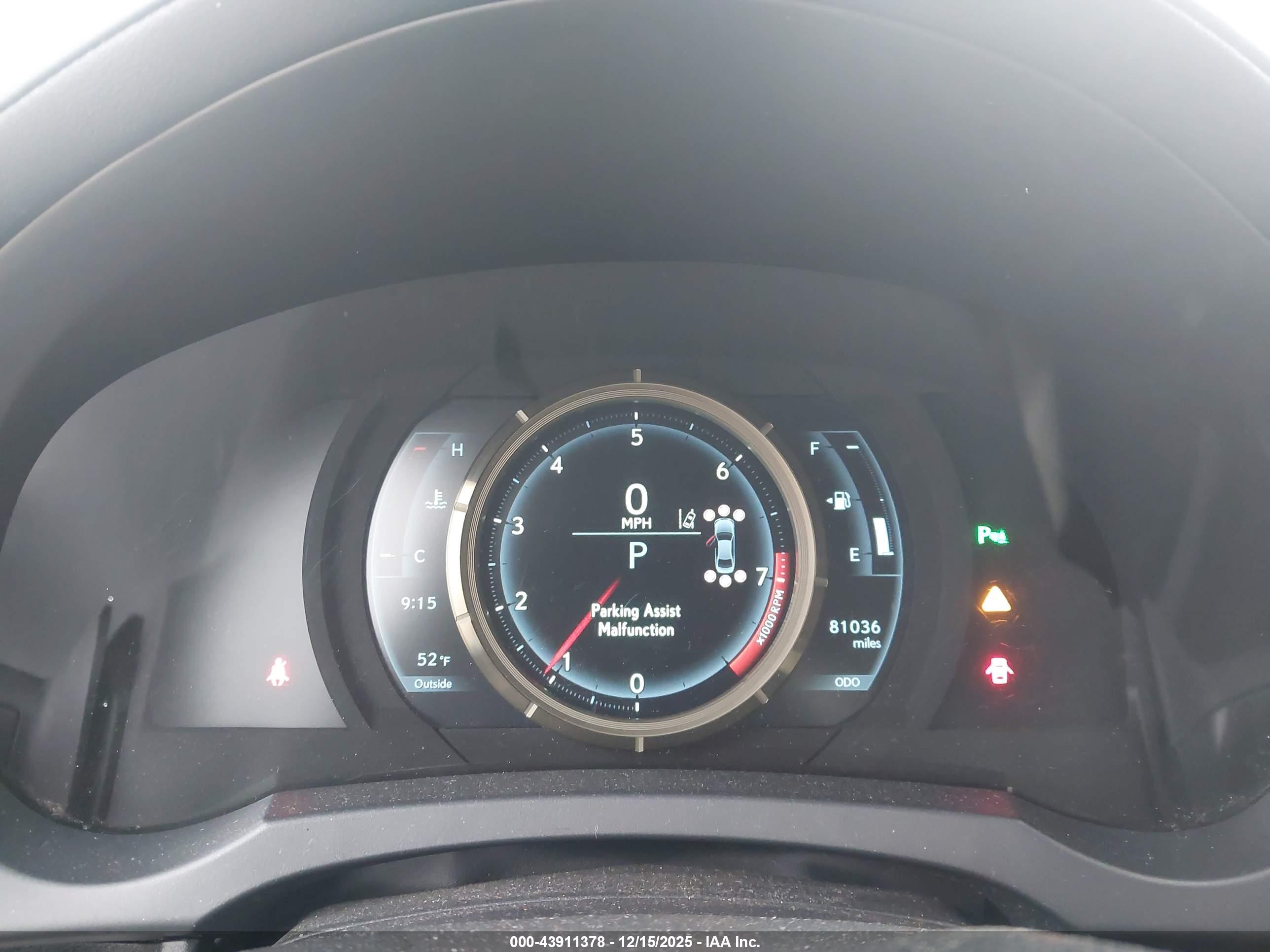 LEXUS IS image 7