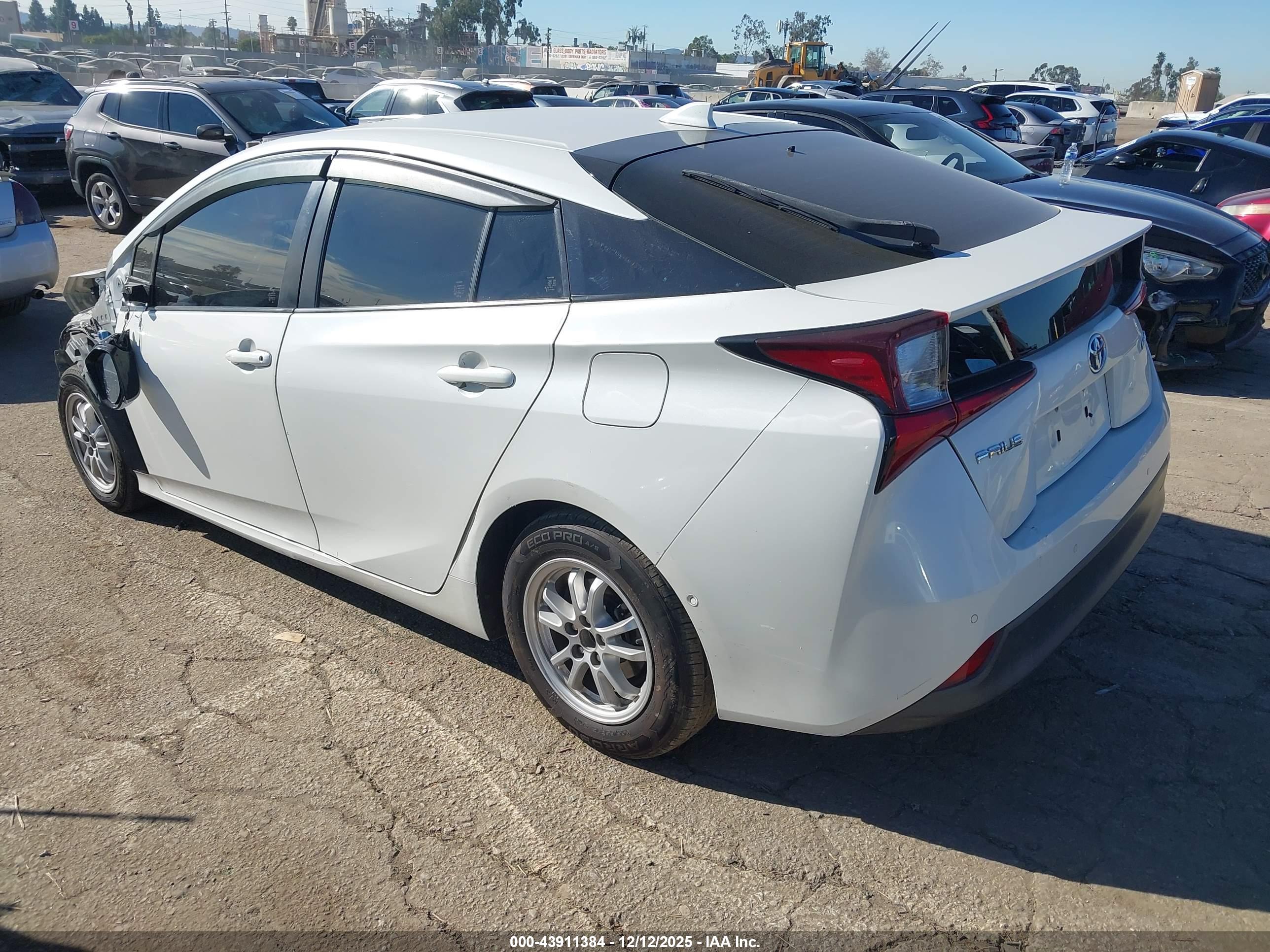 TOYOTA PRIUS image 3