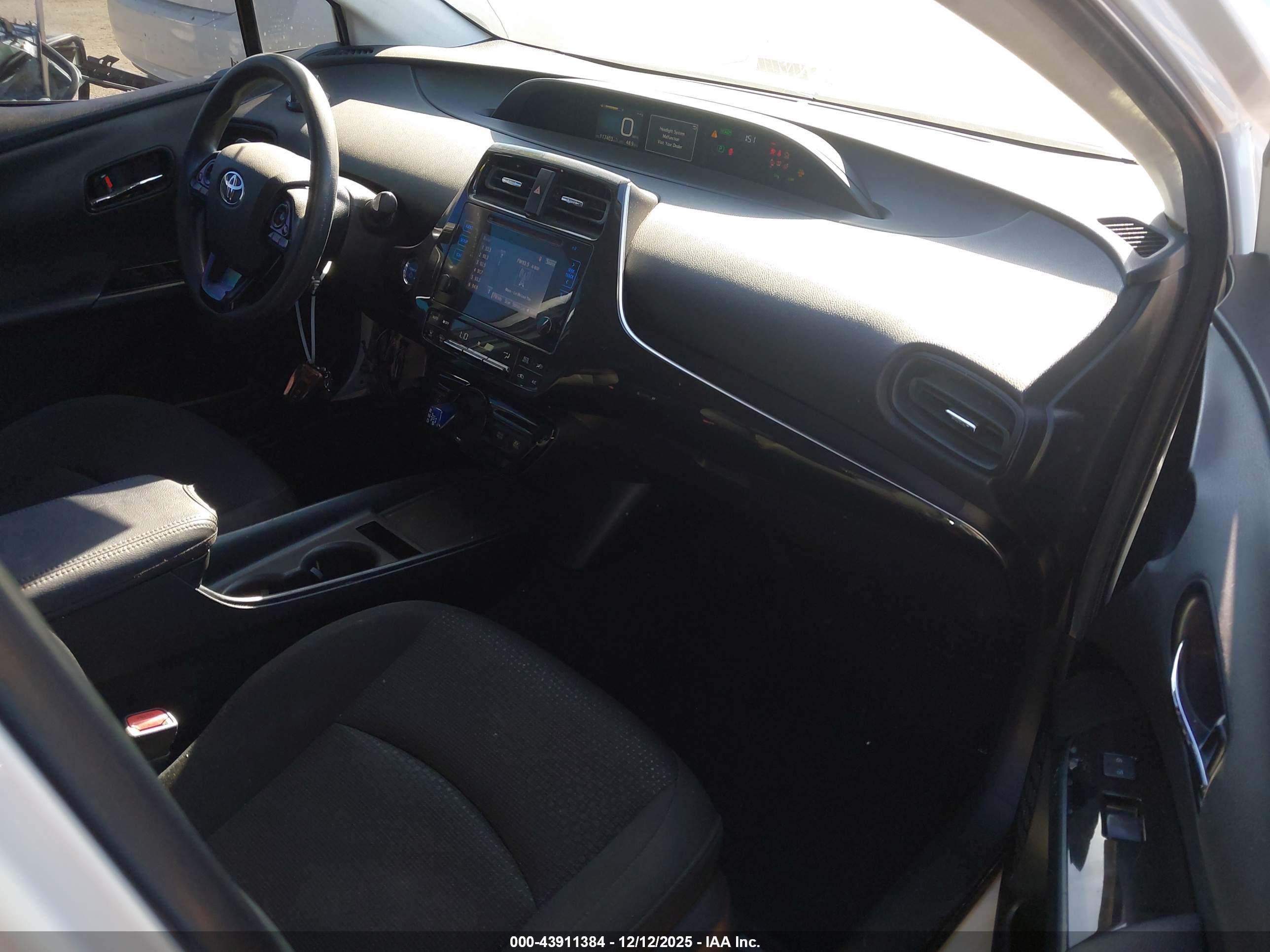 TOYOTA PRIUS image 5