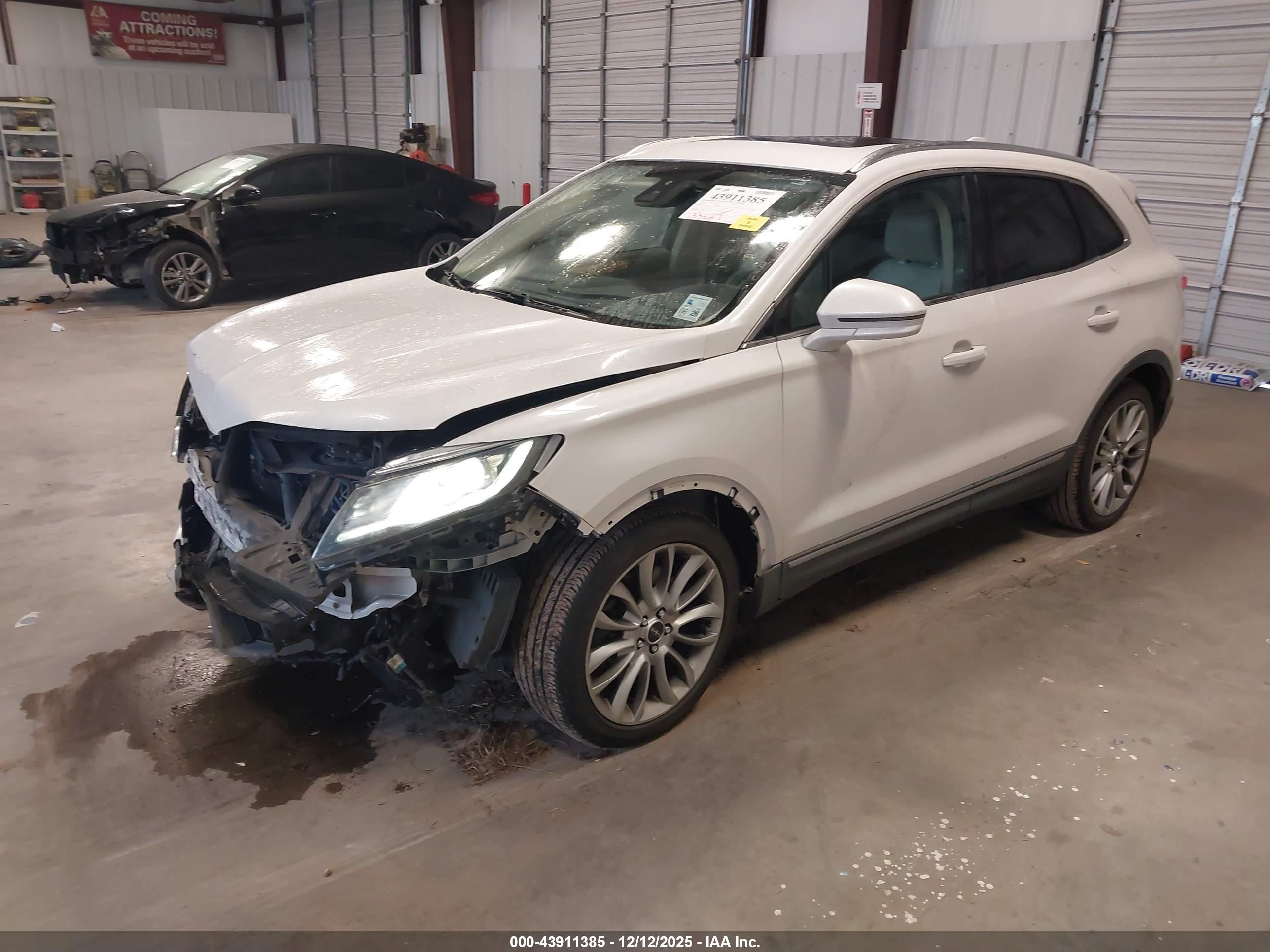 LINCOLN MKC image 2