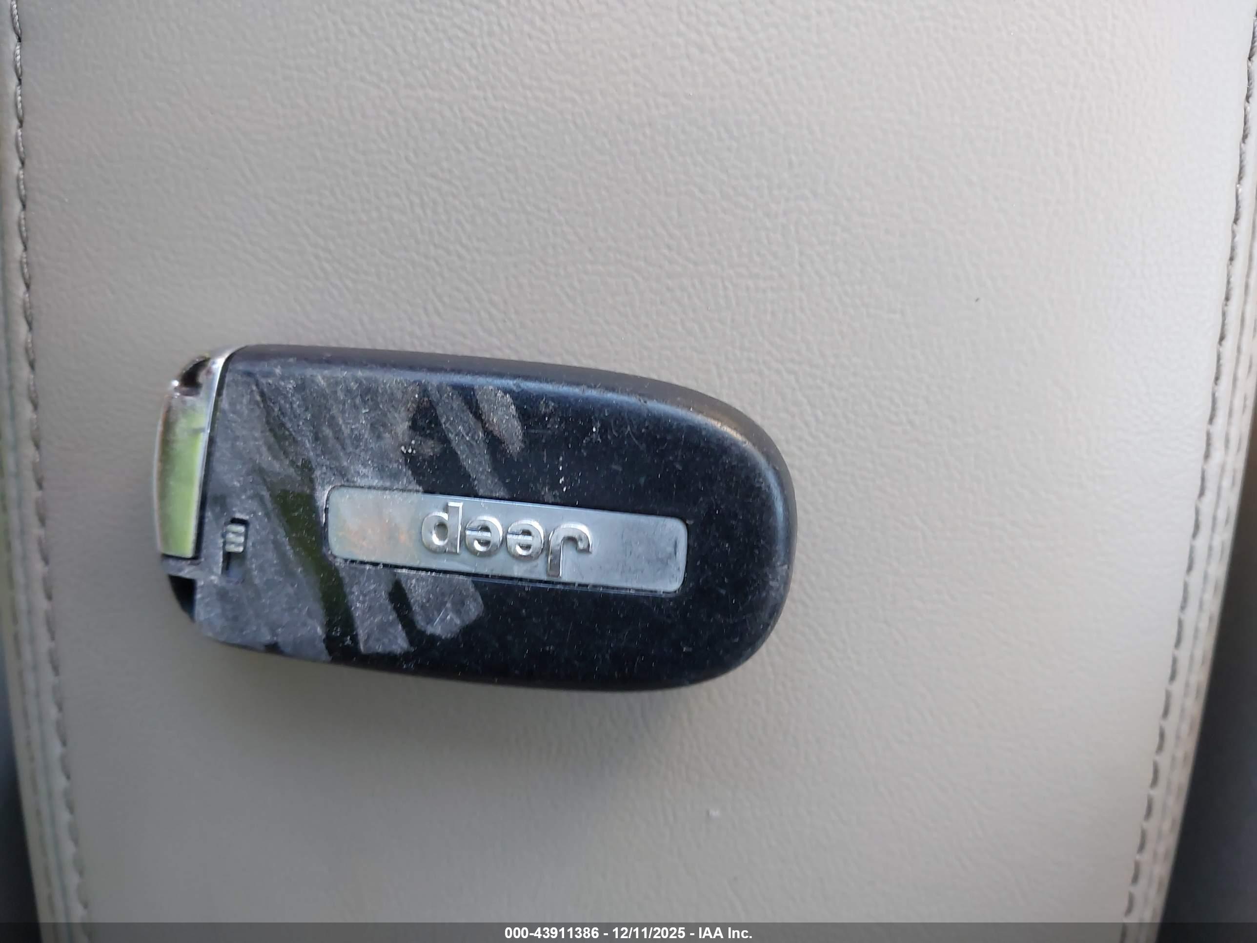 JEEP GRAND image 11