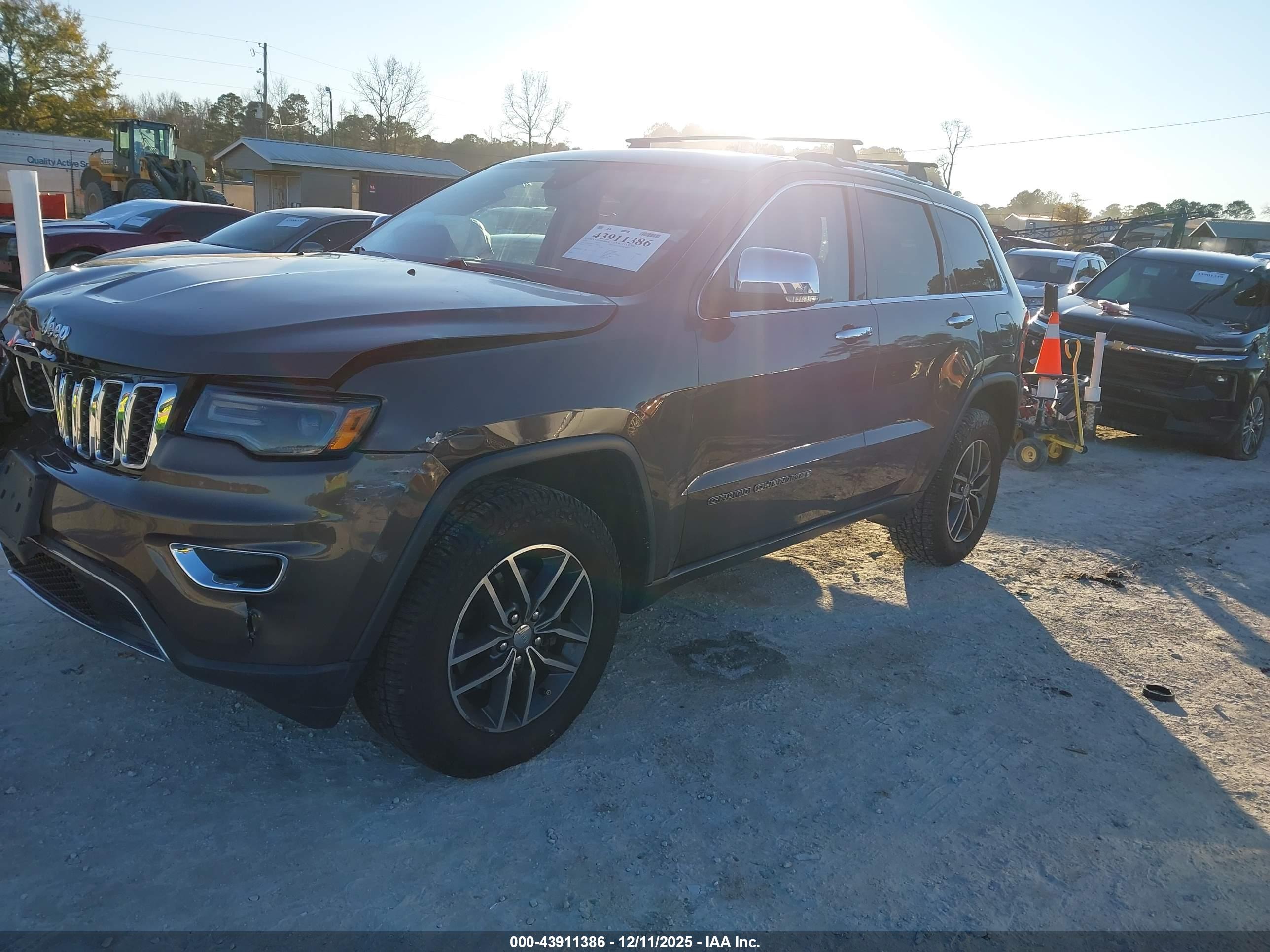 JEEP GRAND image 2