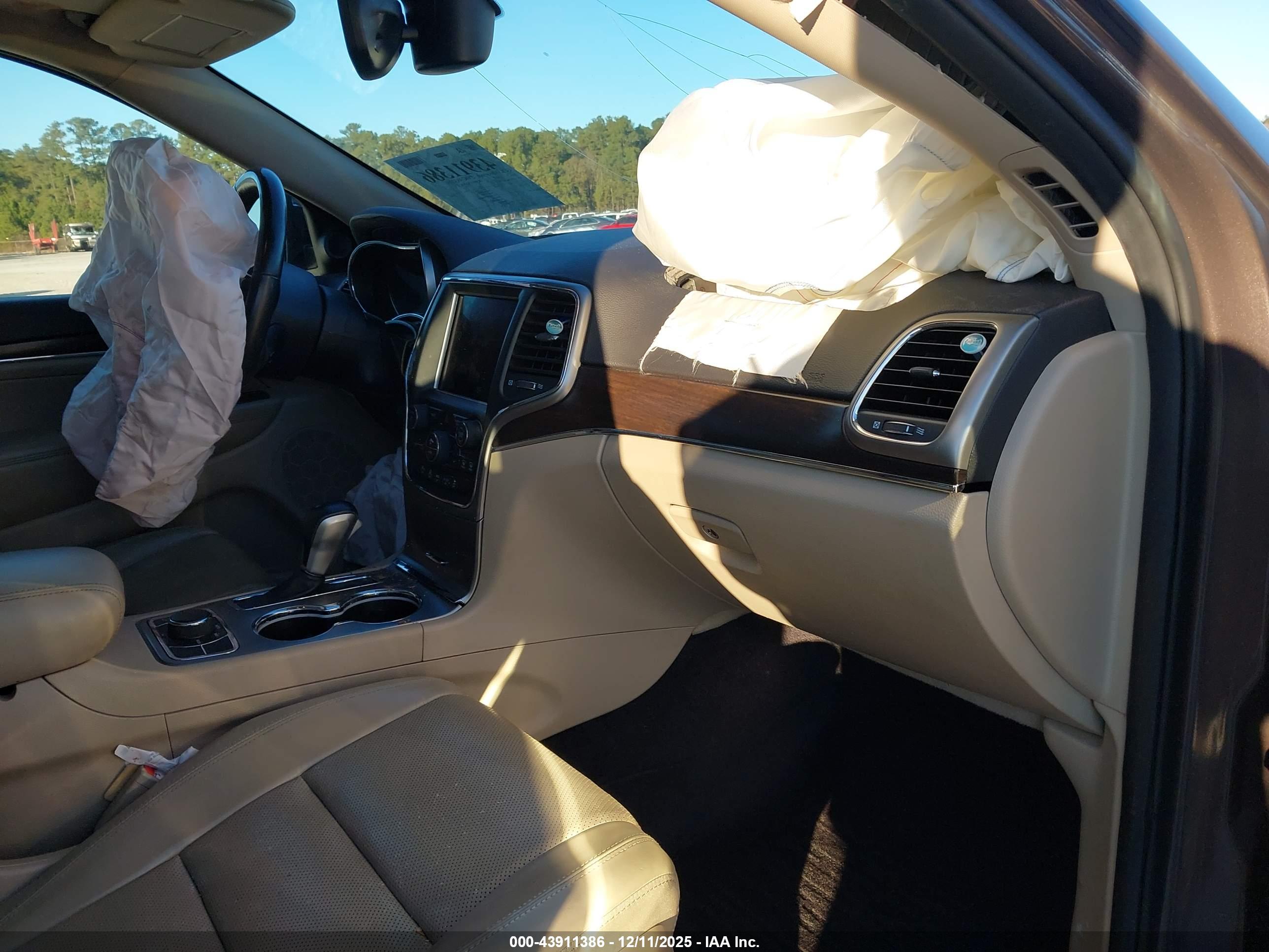 JEEP GRAND image 5