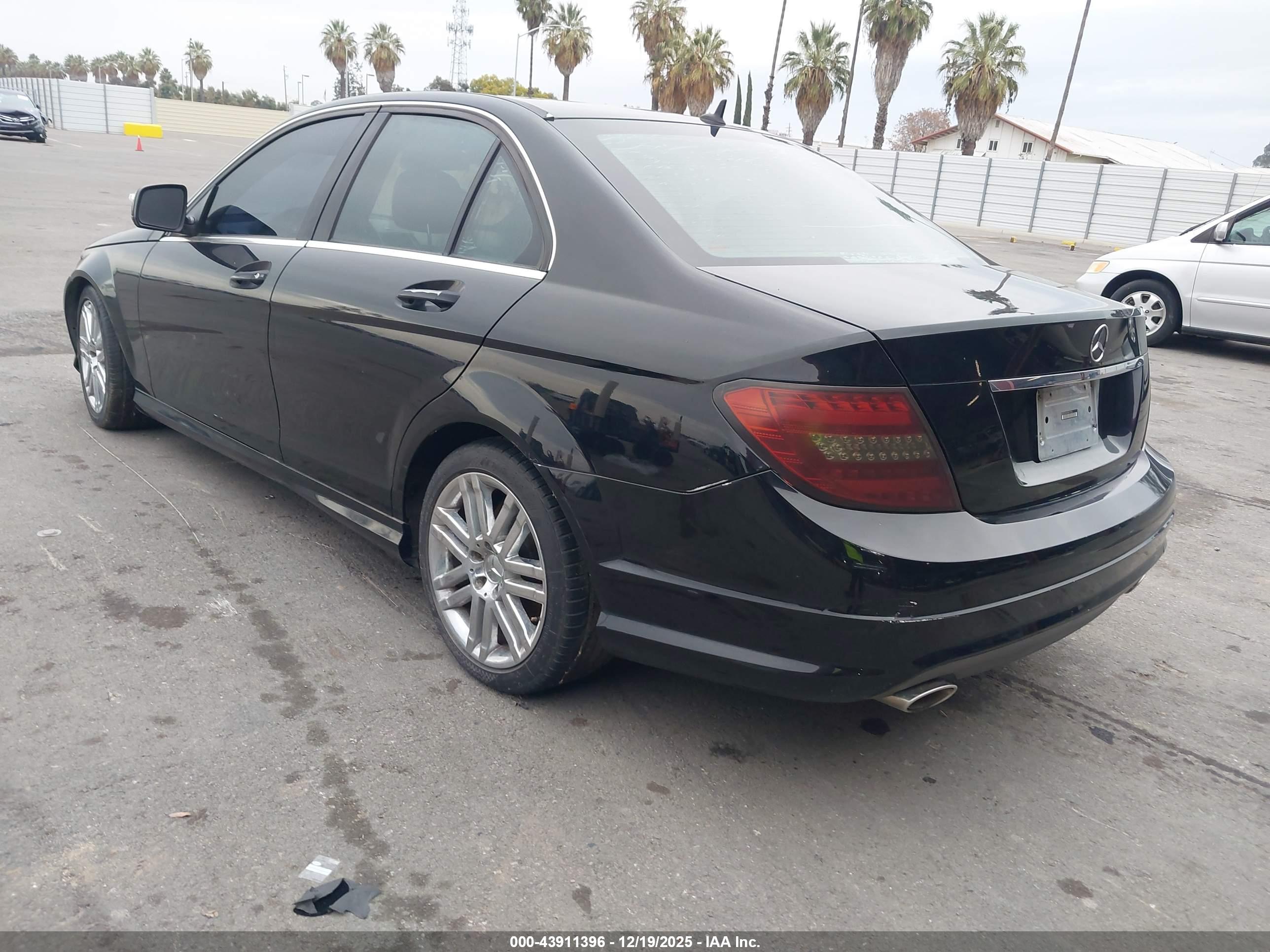MERCEDES-BENZ C image 3