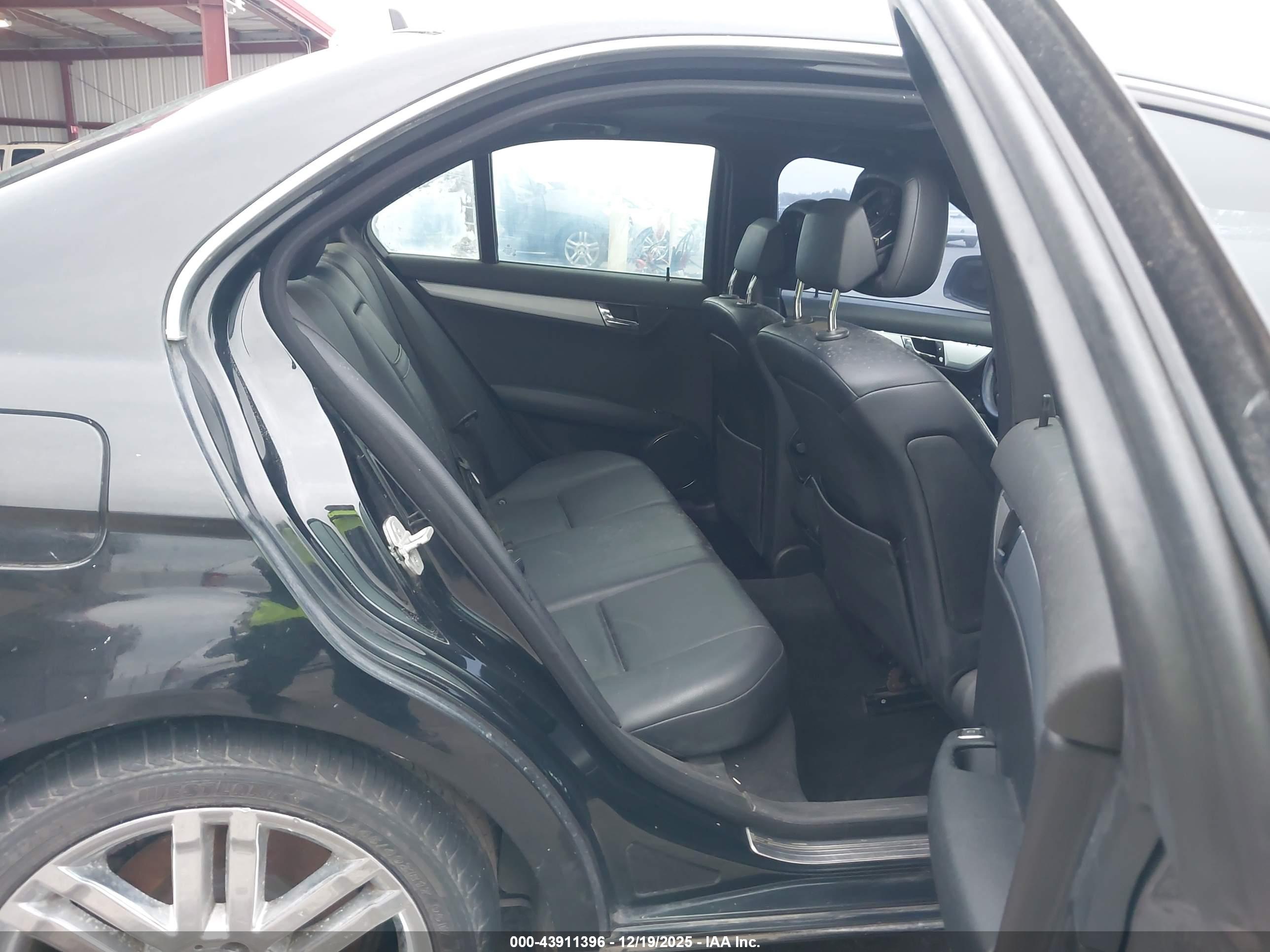 MERCEDES-BENZ C image 8