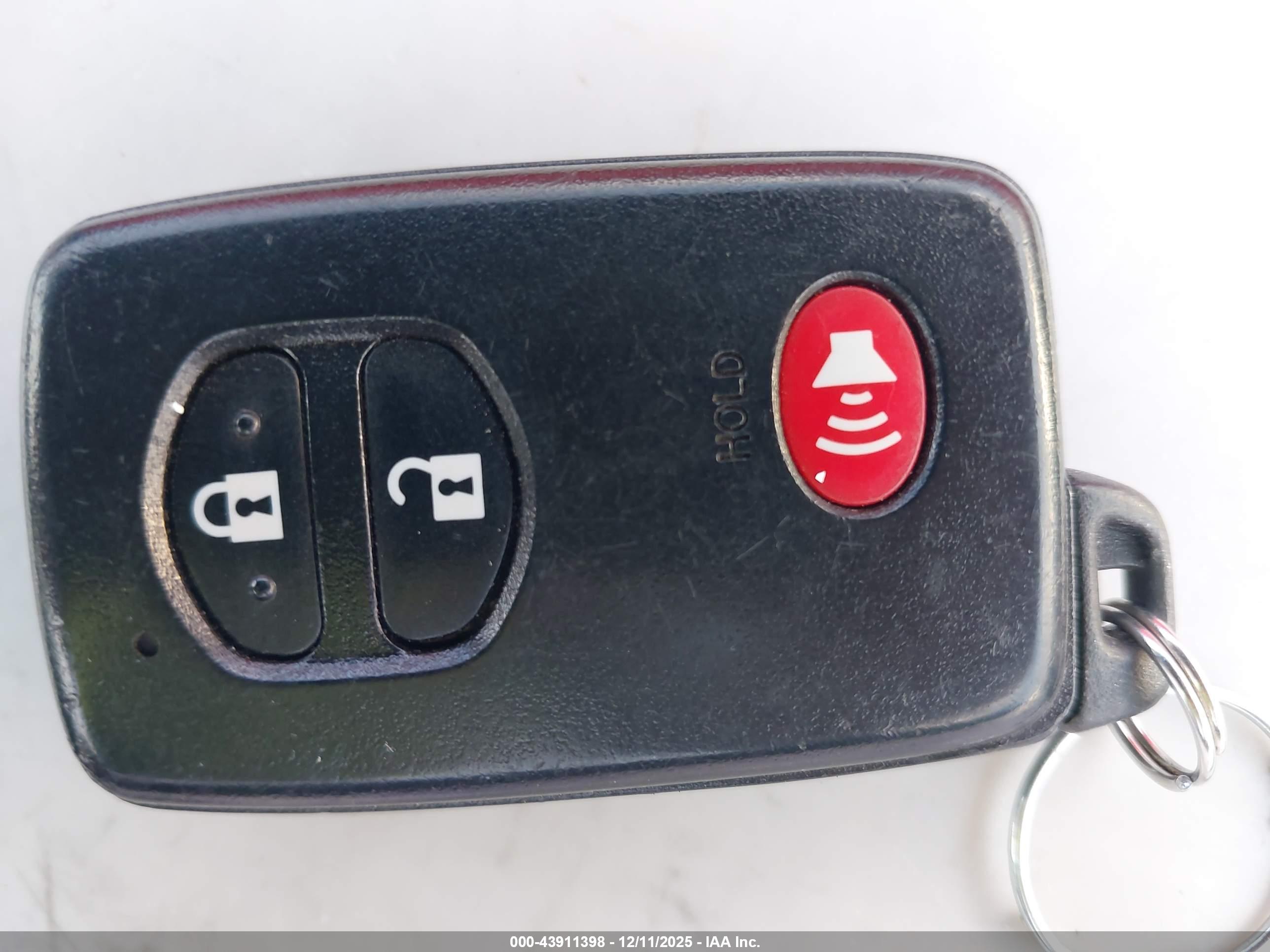 TOYOTA PRIUS image 11
