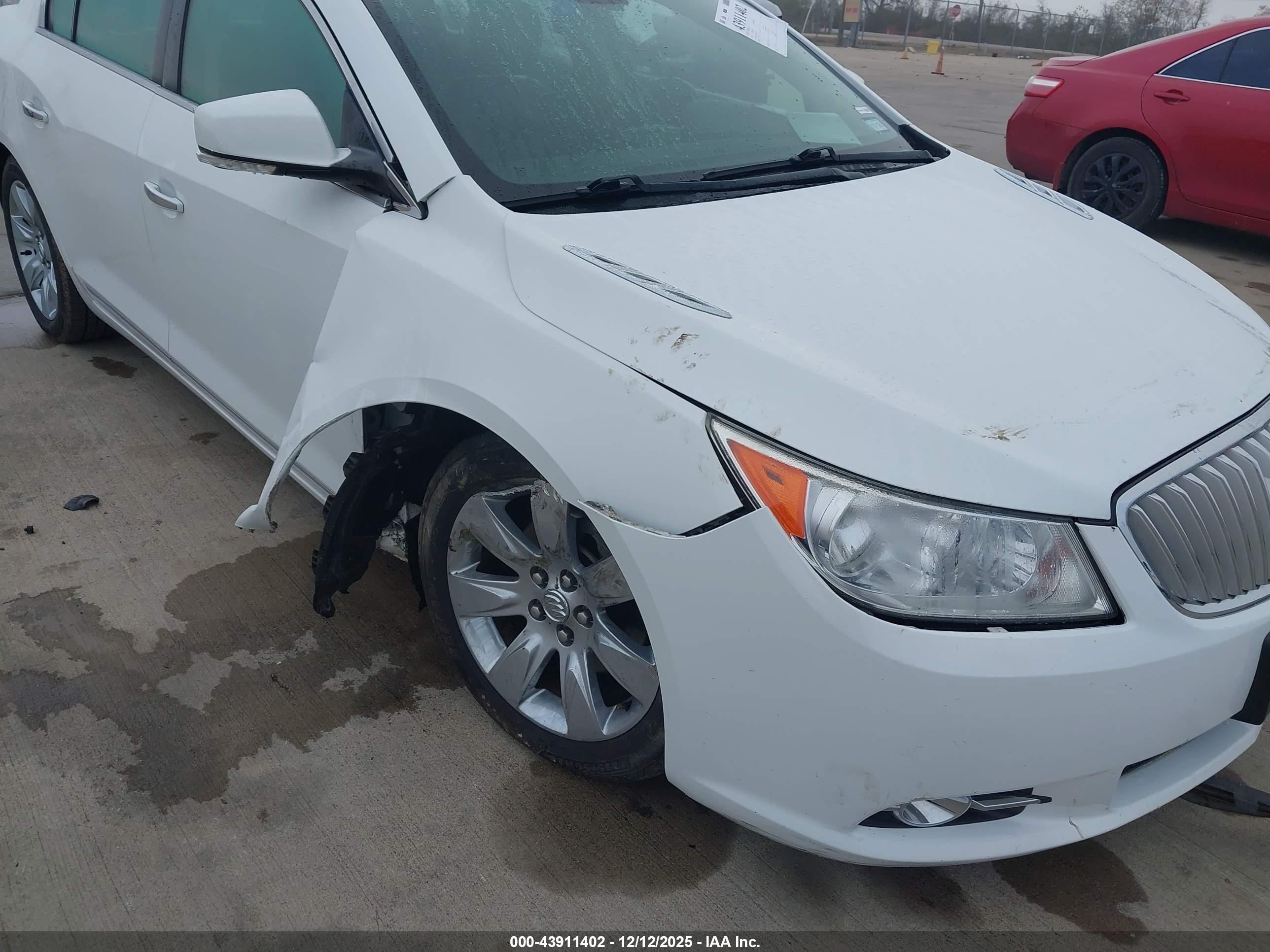 BUICK LACROSSE image 6