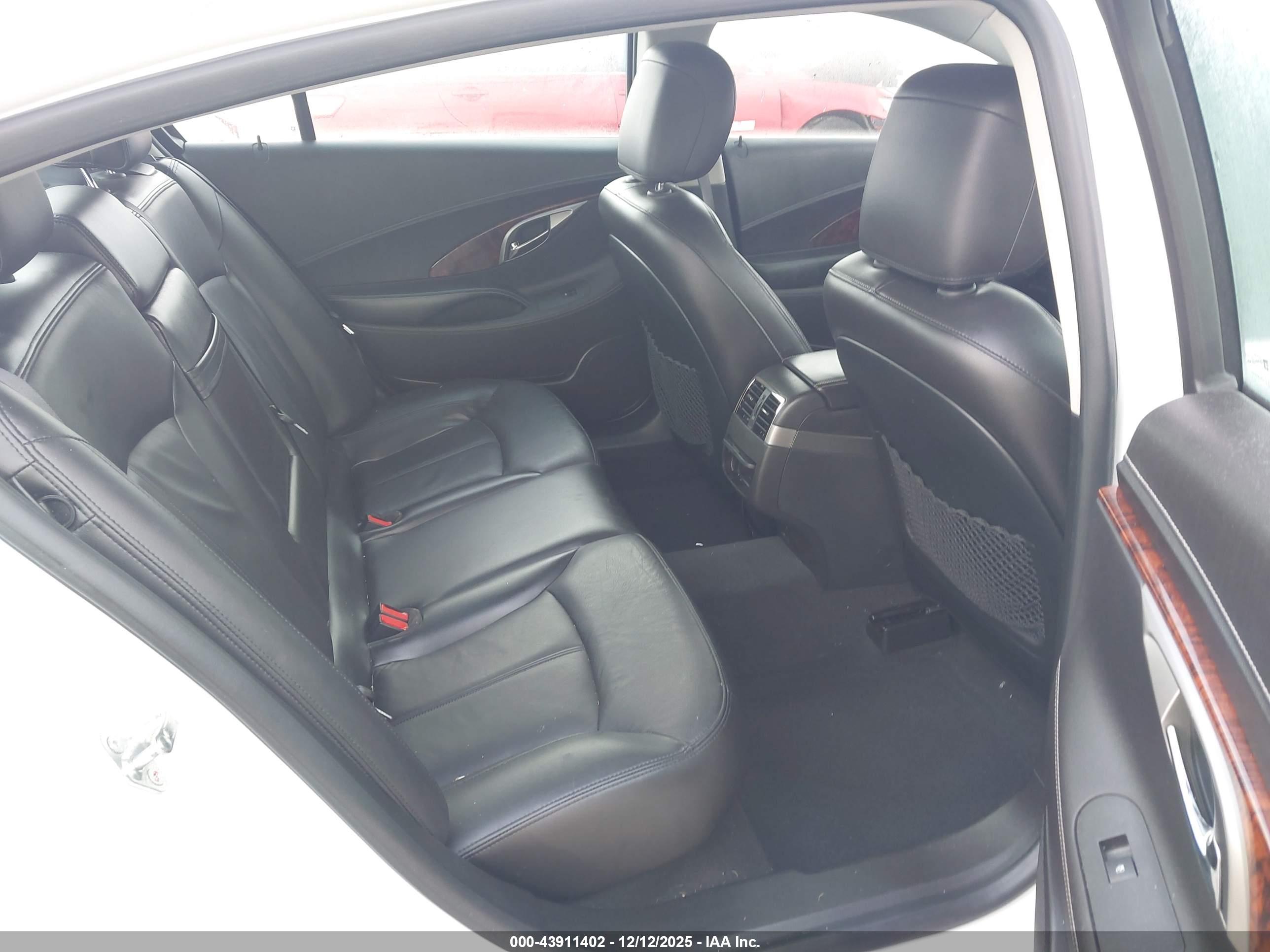 BUICK LACROSSE image 8