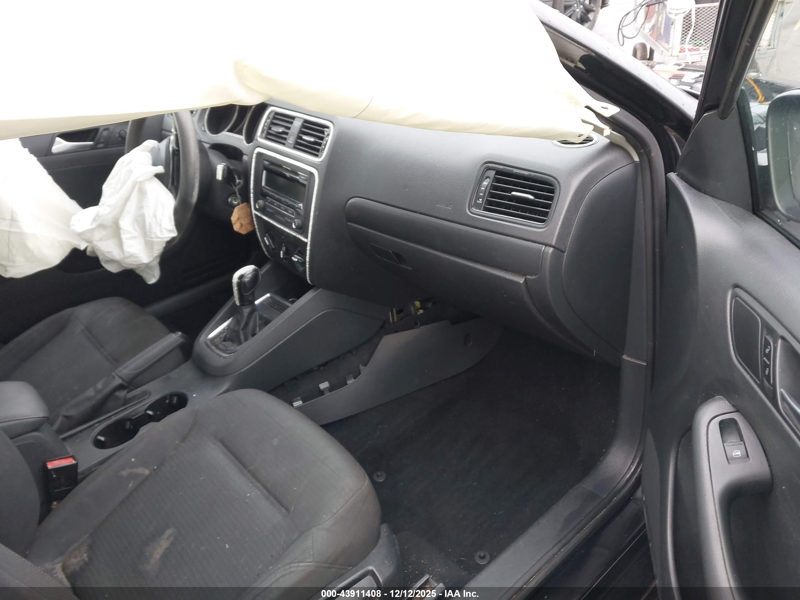 VOLKSWAGEN JETTA image 5