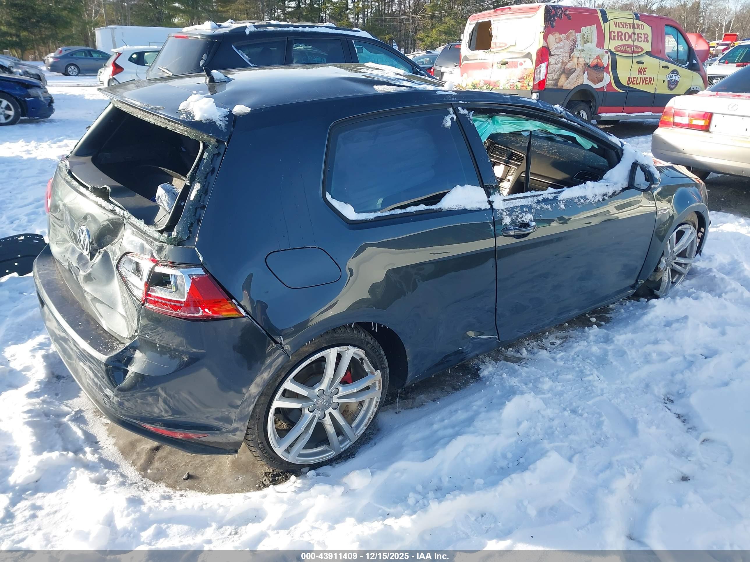 VOLKSWAGEN GOLF image 4