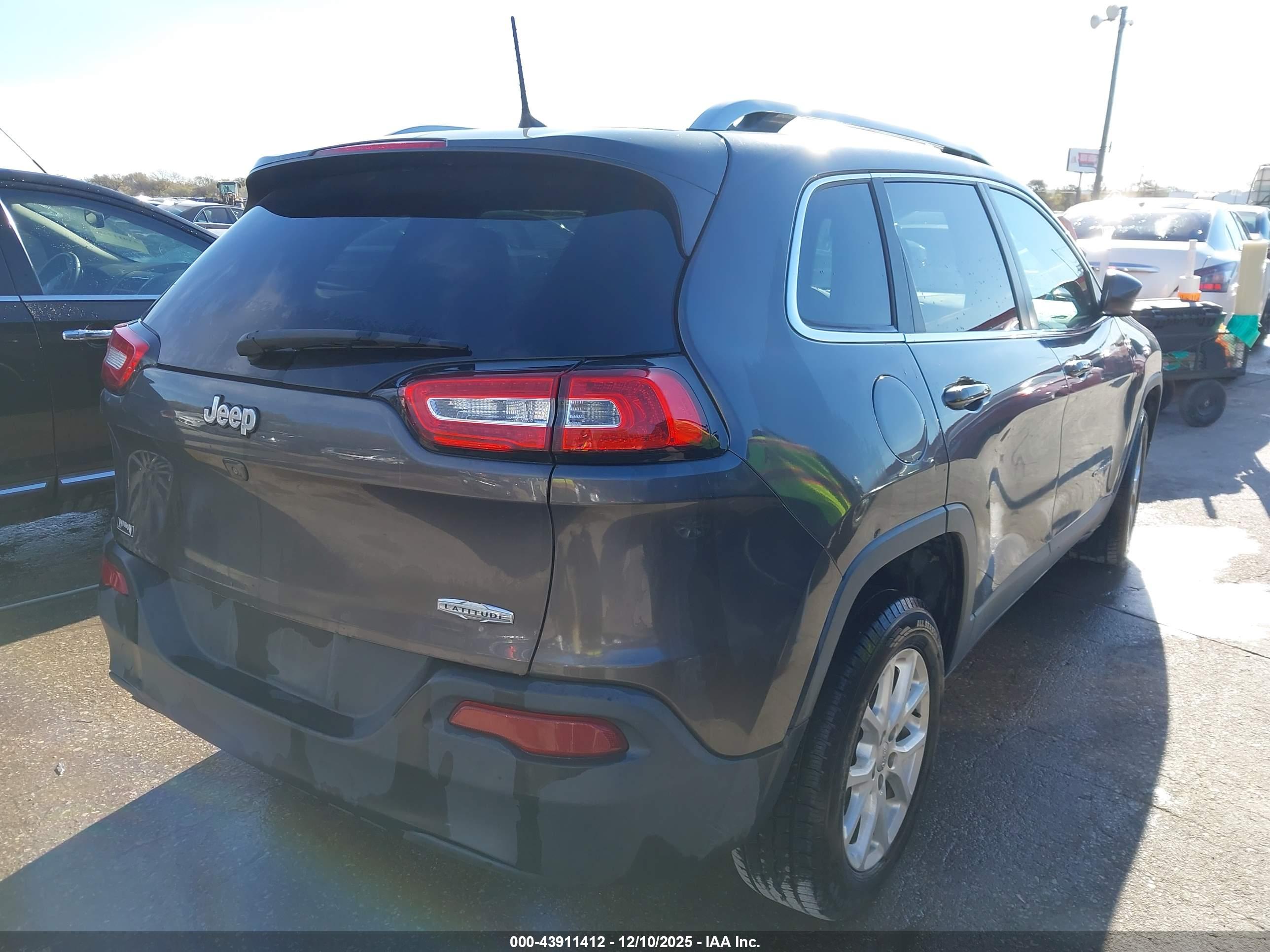 JEEP CHEROKEE image 4