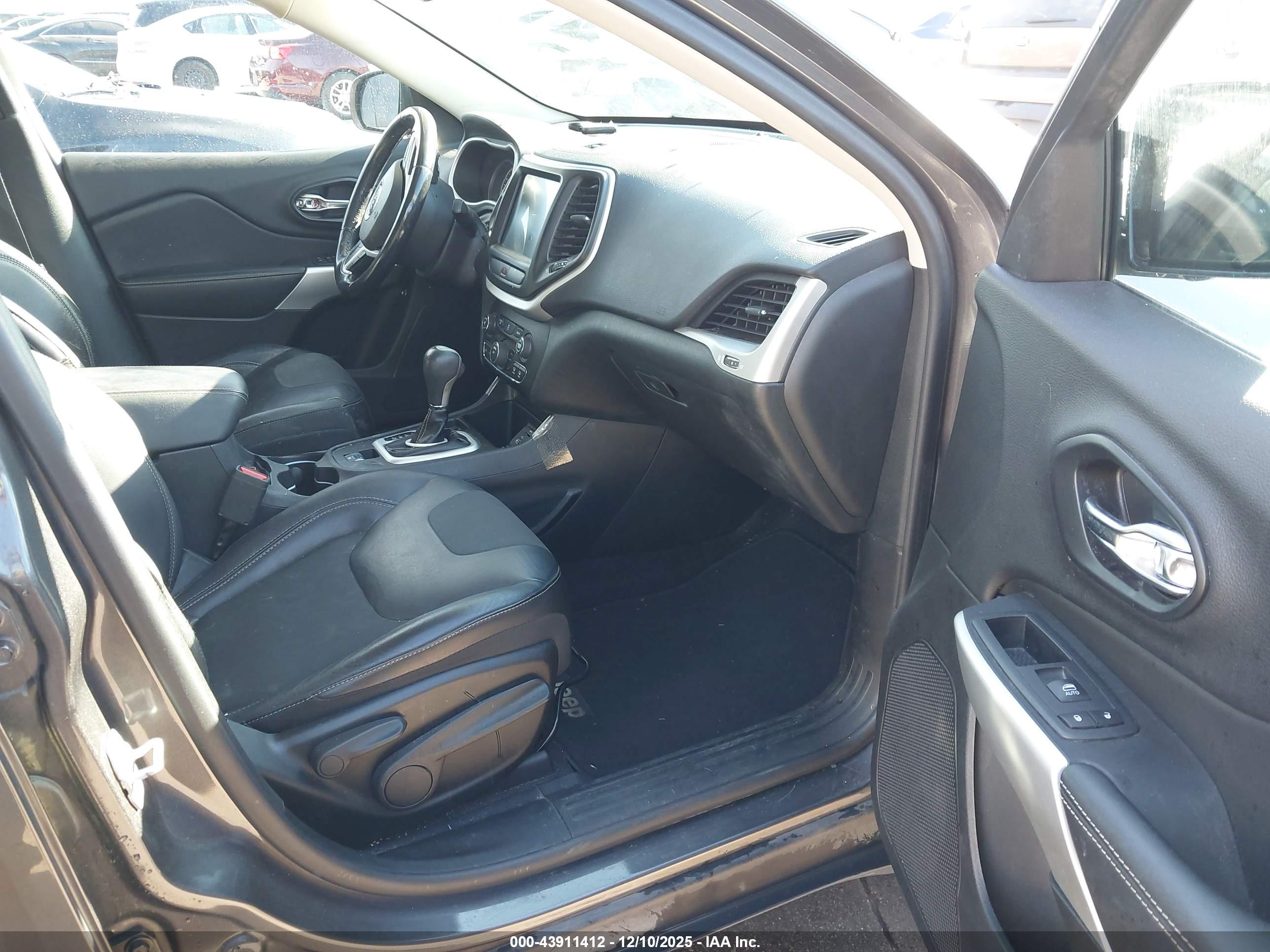 JEEP CHEROKEE image 5