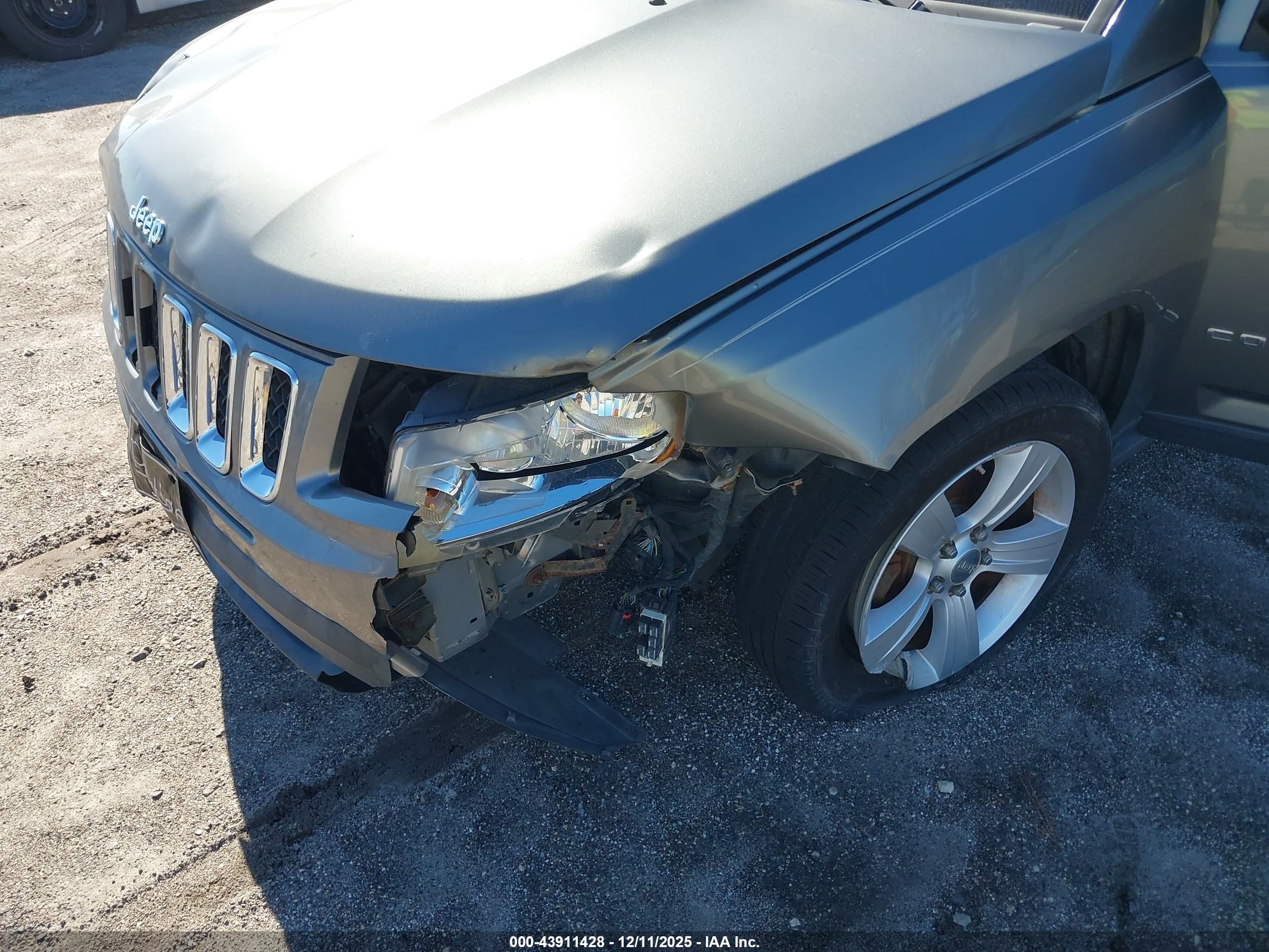 JEEP COMPASS image 6