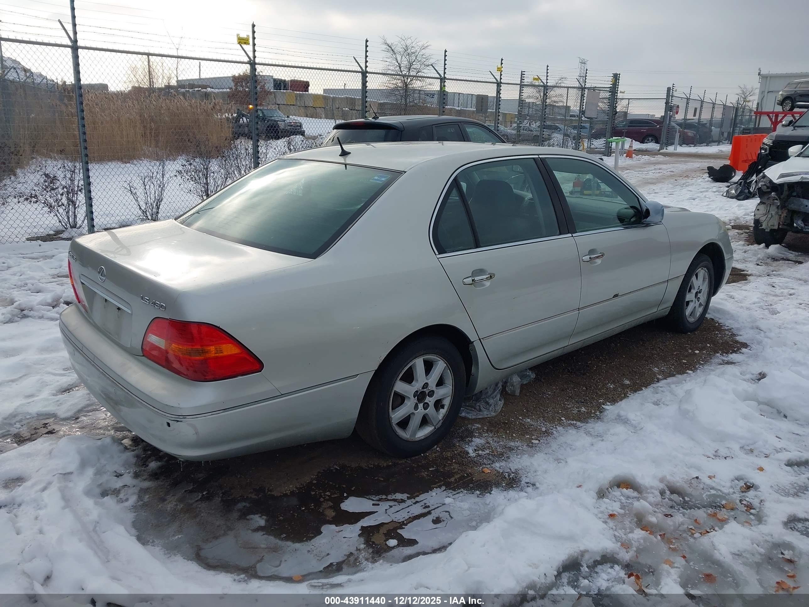 LEXUS LS image 4