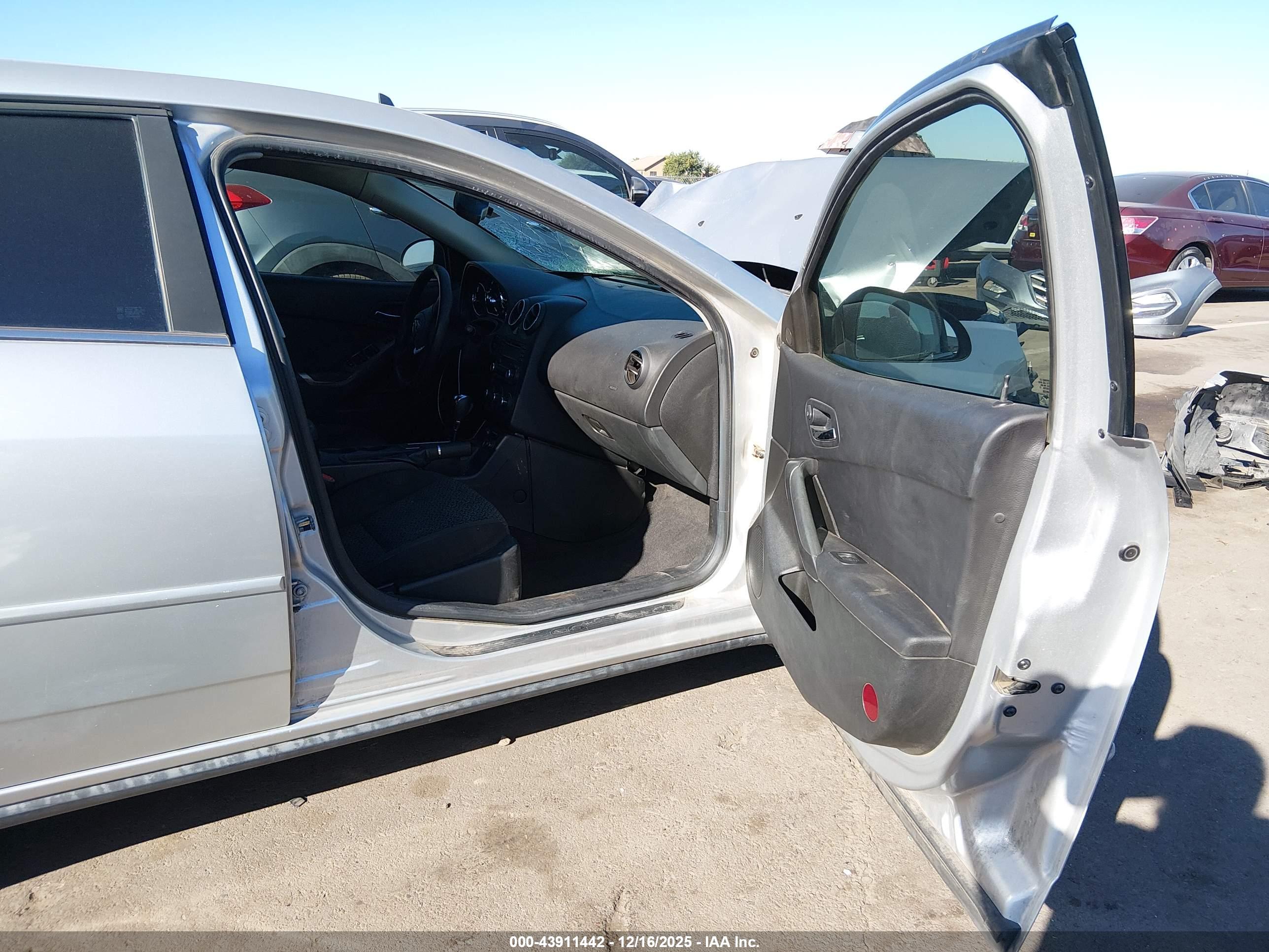 PONTIAC G6 image 5