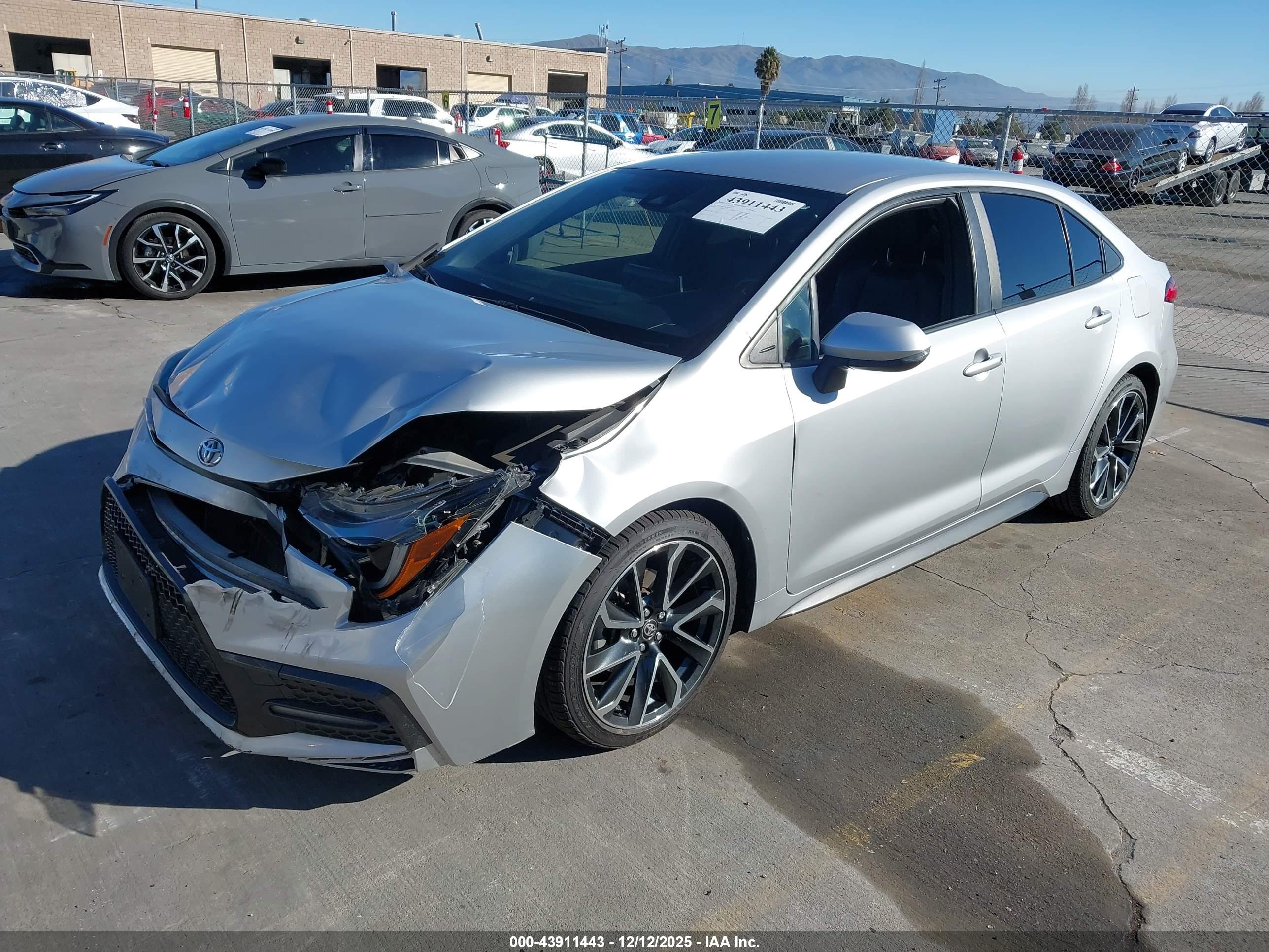 TOYOTA COROLLA image 2
