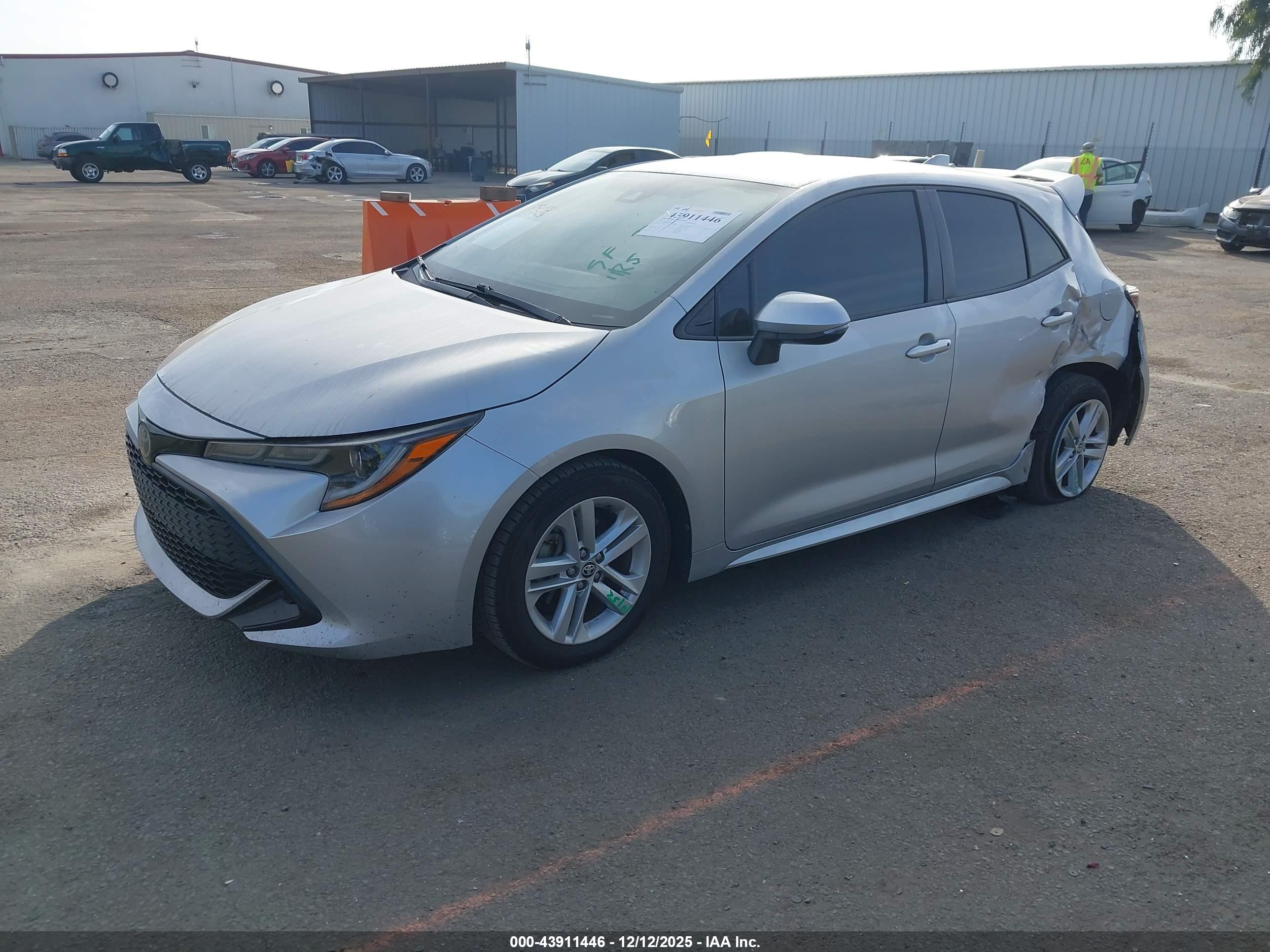 TOYOTA COROLLA image 2