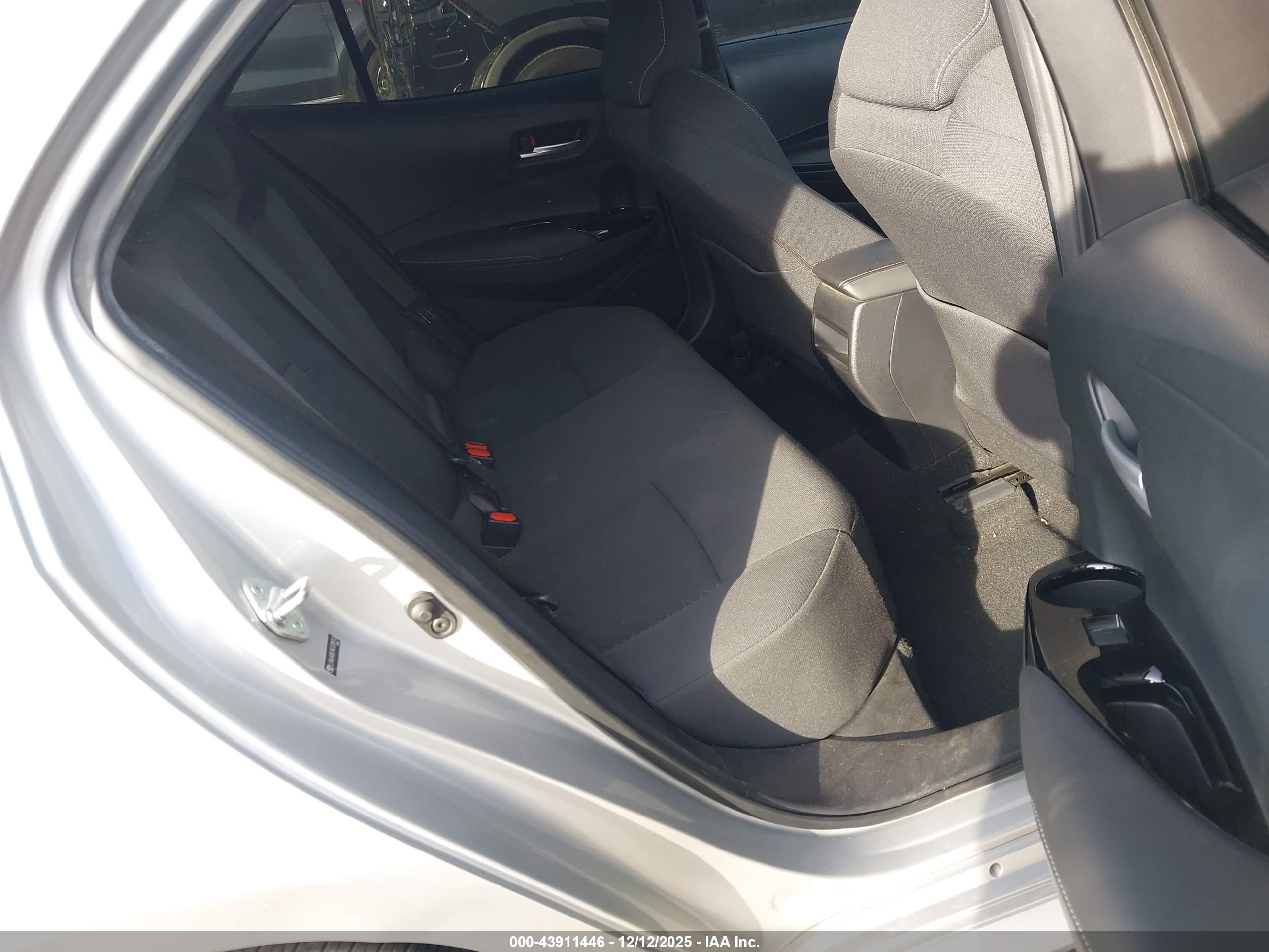 TOYOTA COROLLA image 8