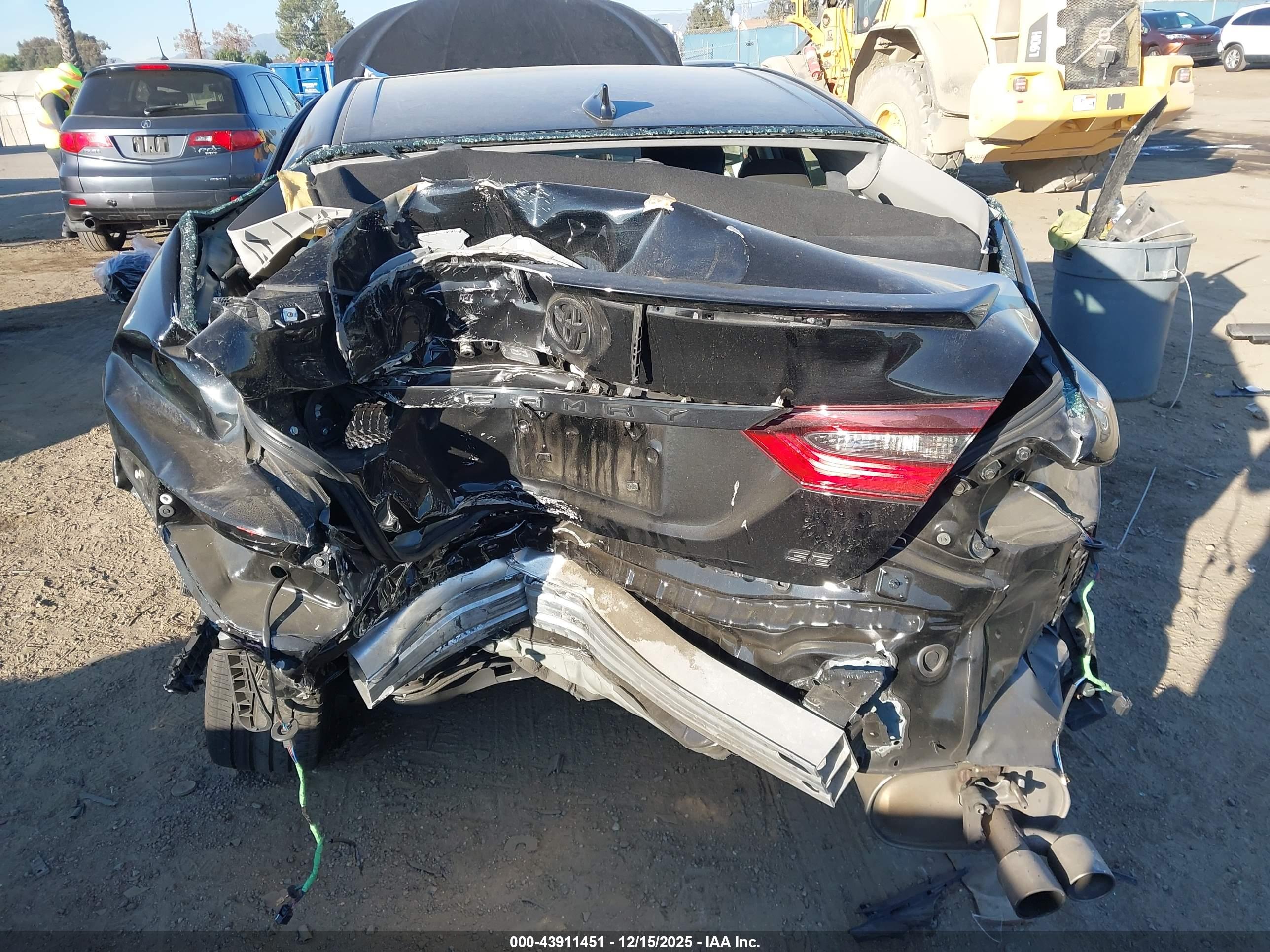 TOYOTA CAMRY image 6