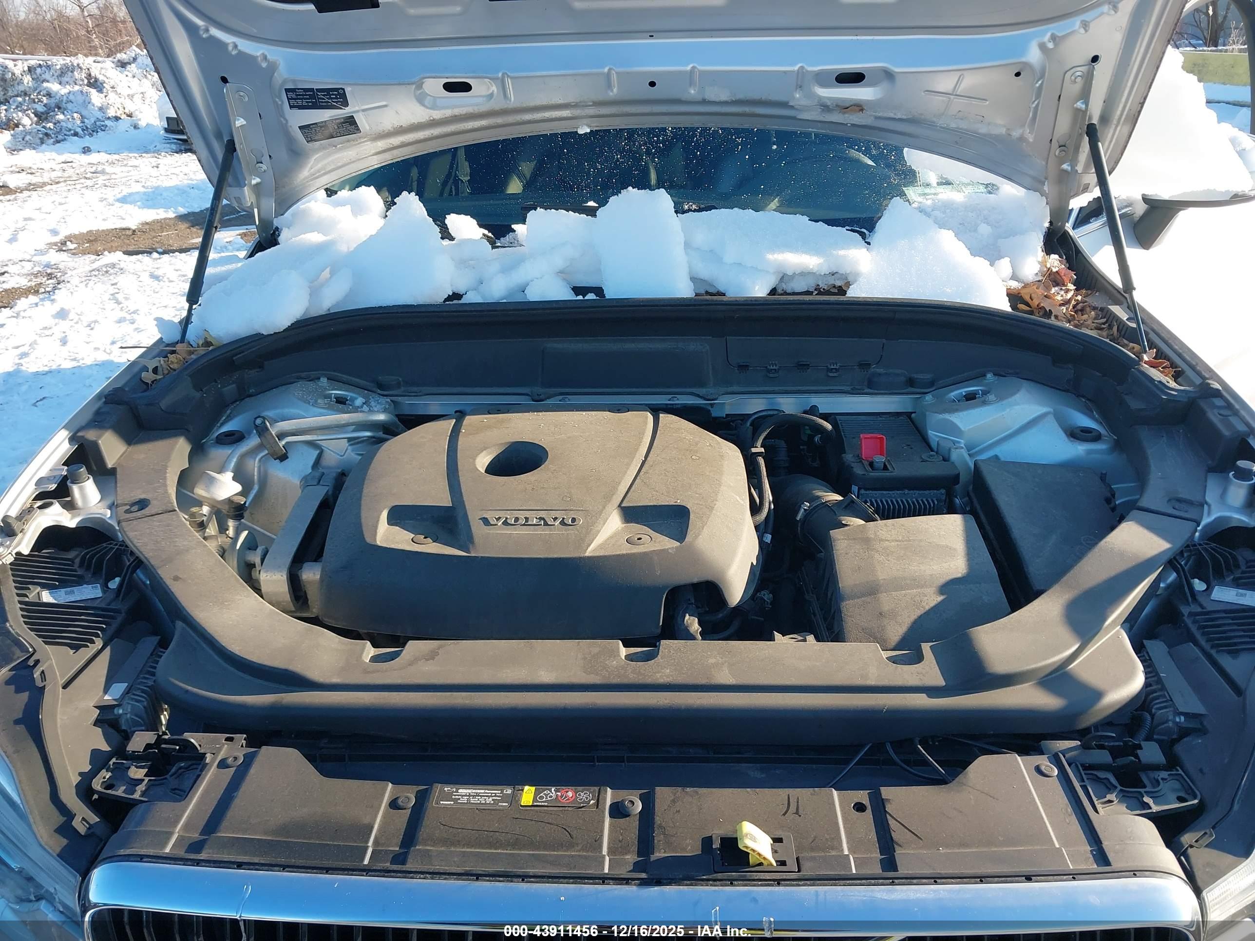 VOLVO XC60 image 10