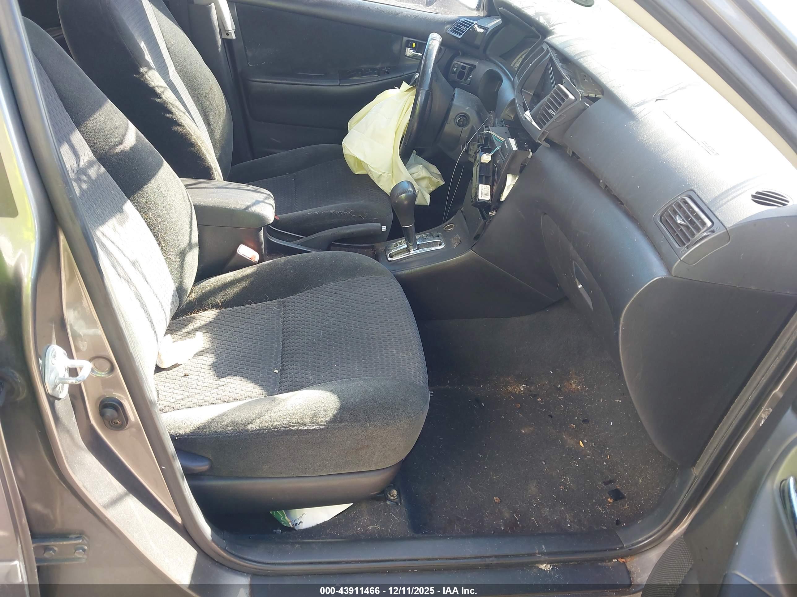 TOYOTA COROLLA image 5
