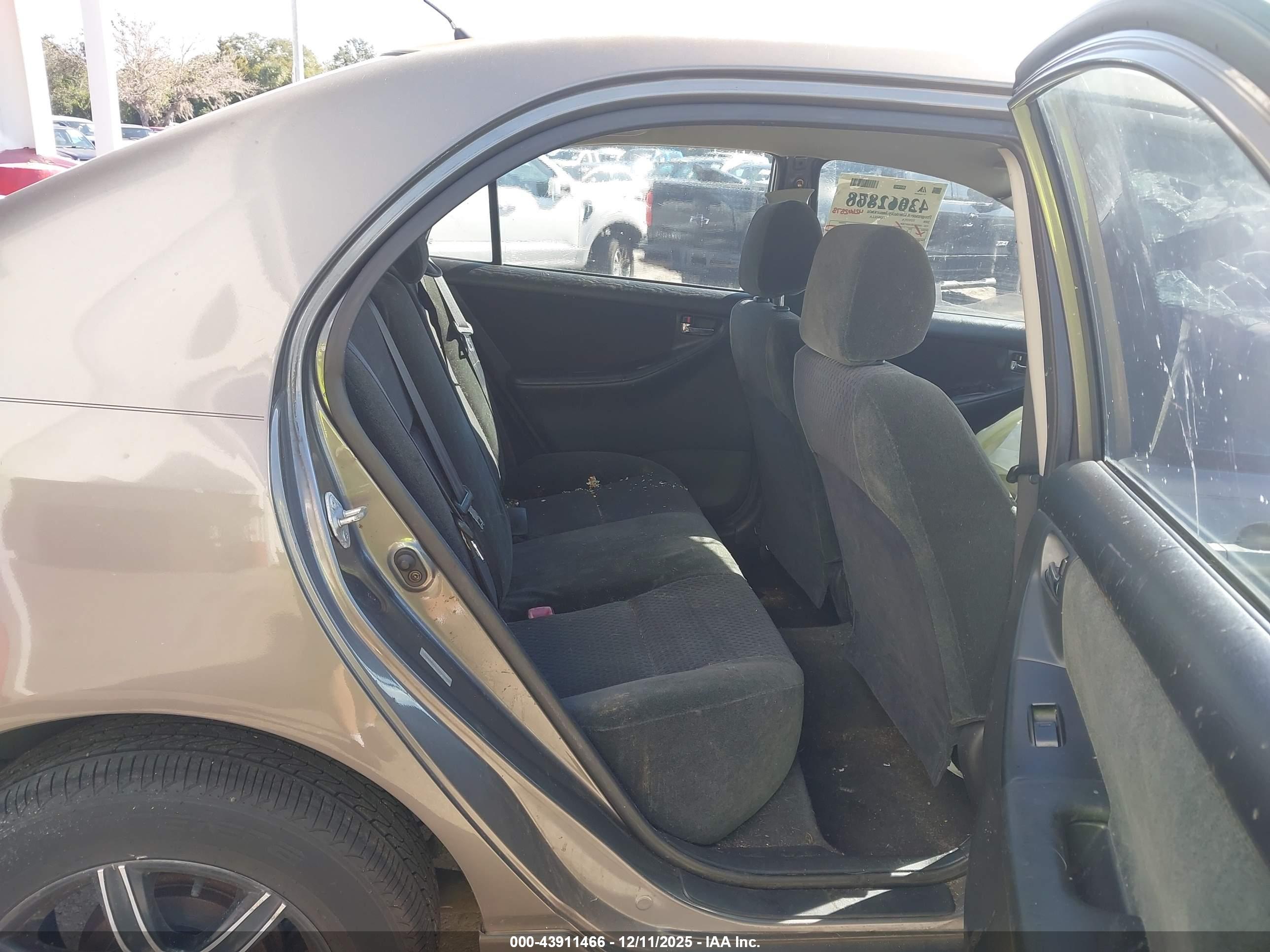 TOYOTA COROLLA image 8
