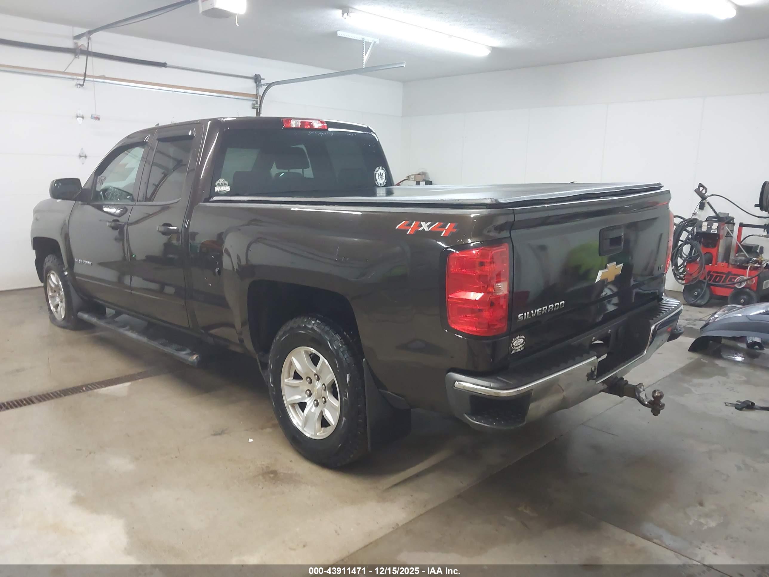 CHEVROLET SILVERADO image 3
