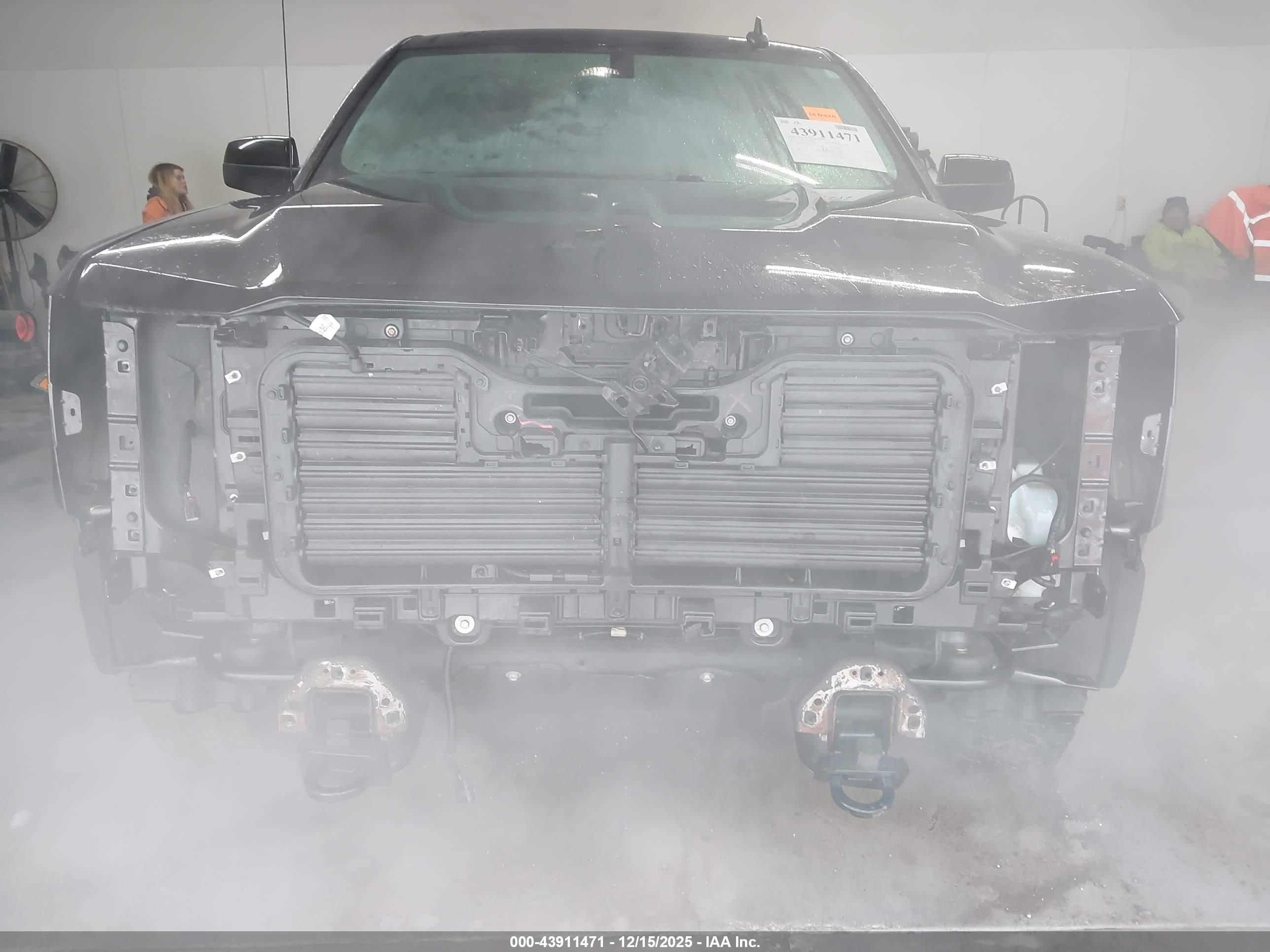 CHEVROLET SILVERADO image 6