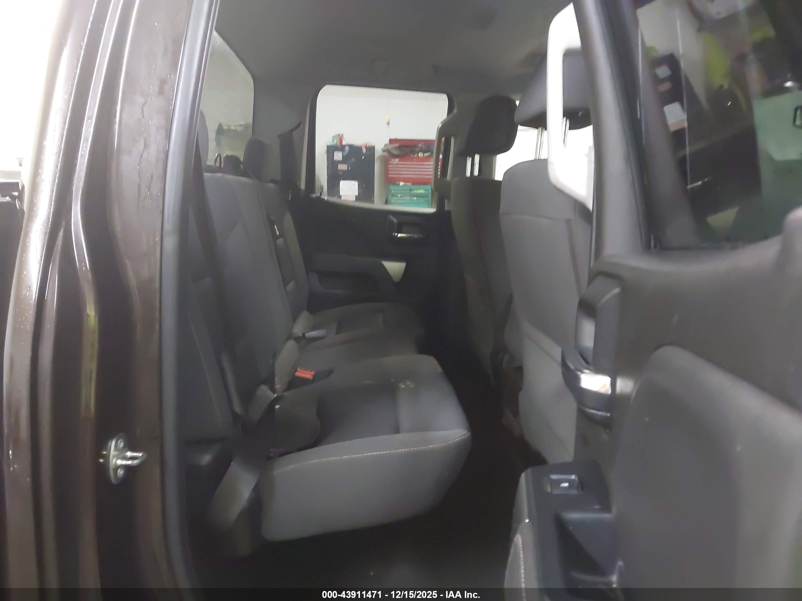 CHEVROLET SILVERADO image 8