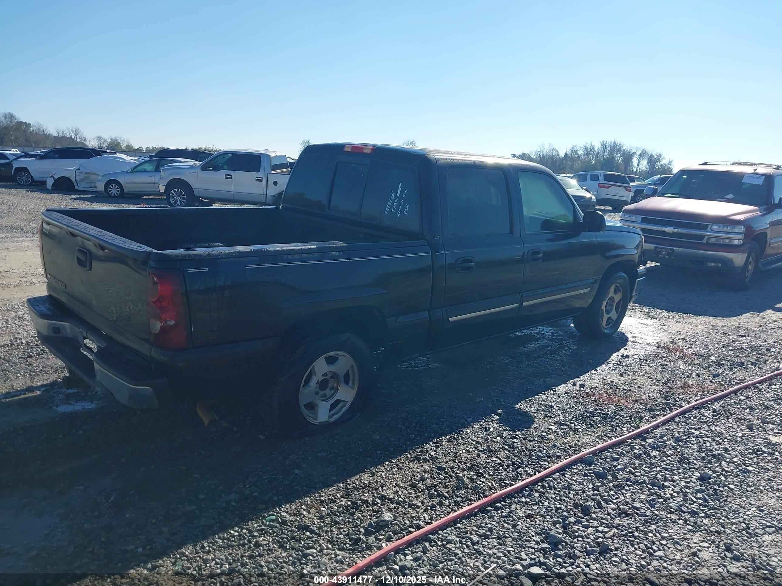 CHEVROLET SILVERADO image 4