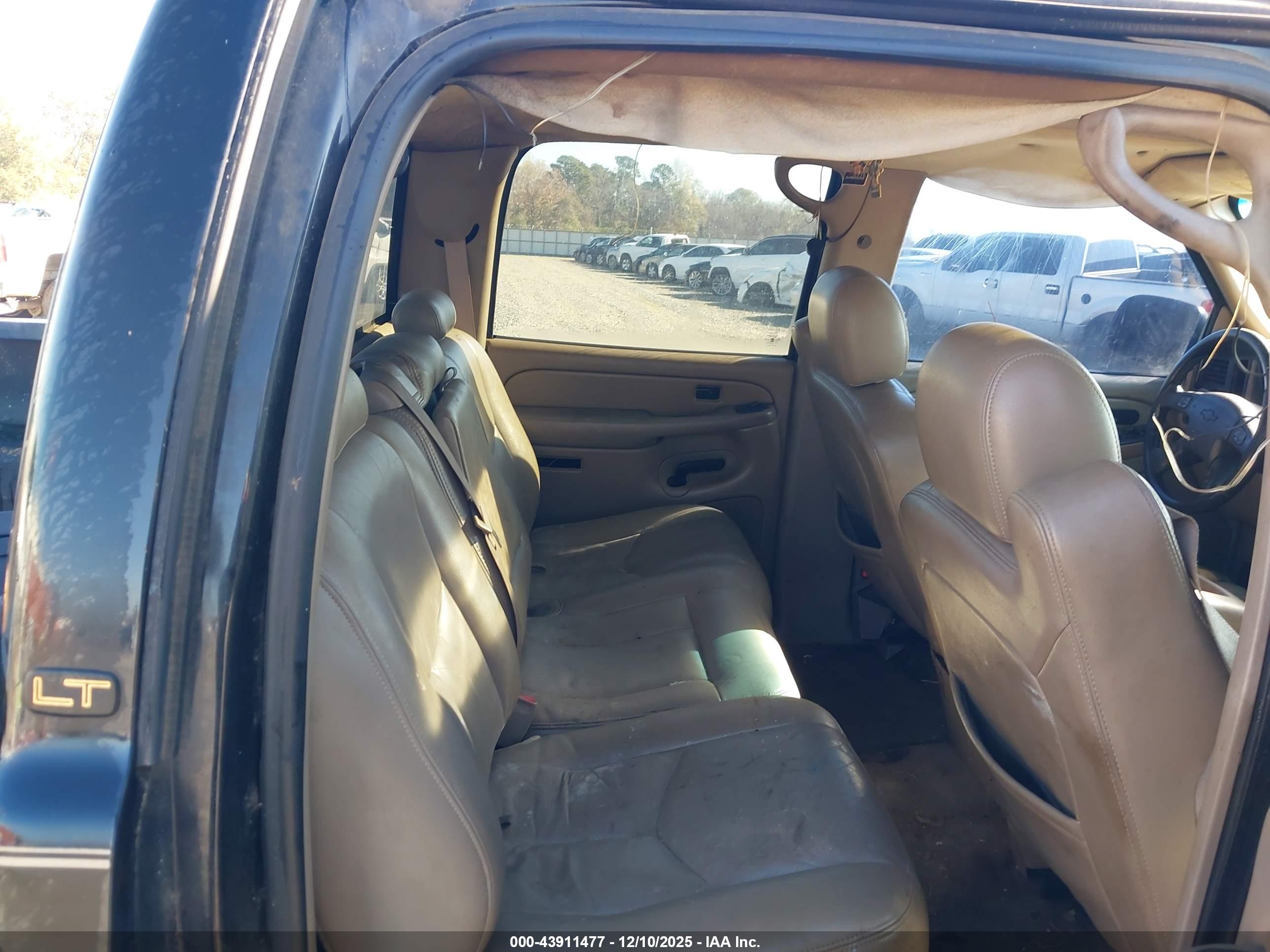 CHEVROLET SILVERADO image 8