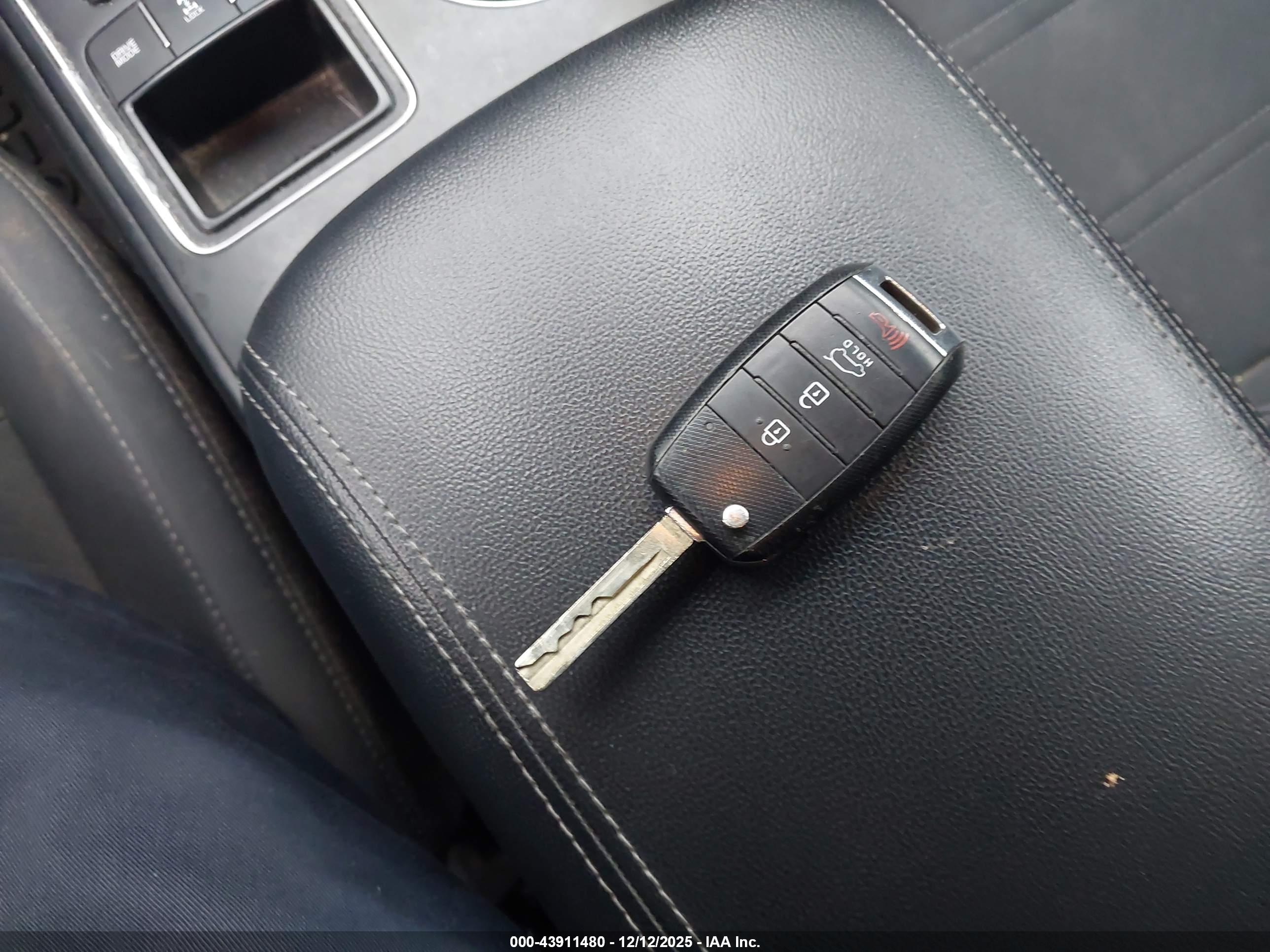 KIA SORENTO image 11