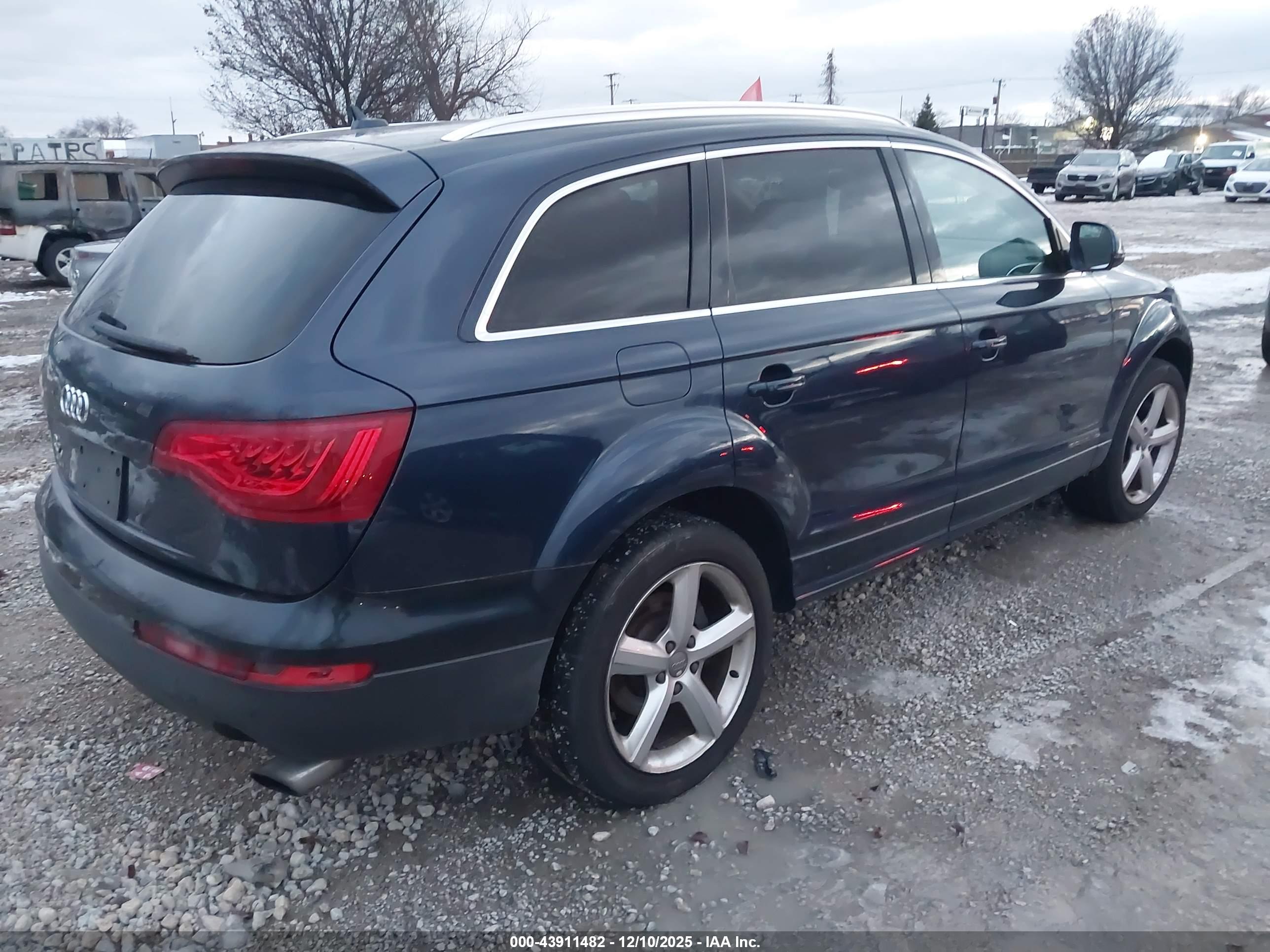 AUDI Q7 image 4